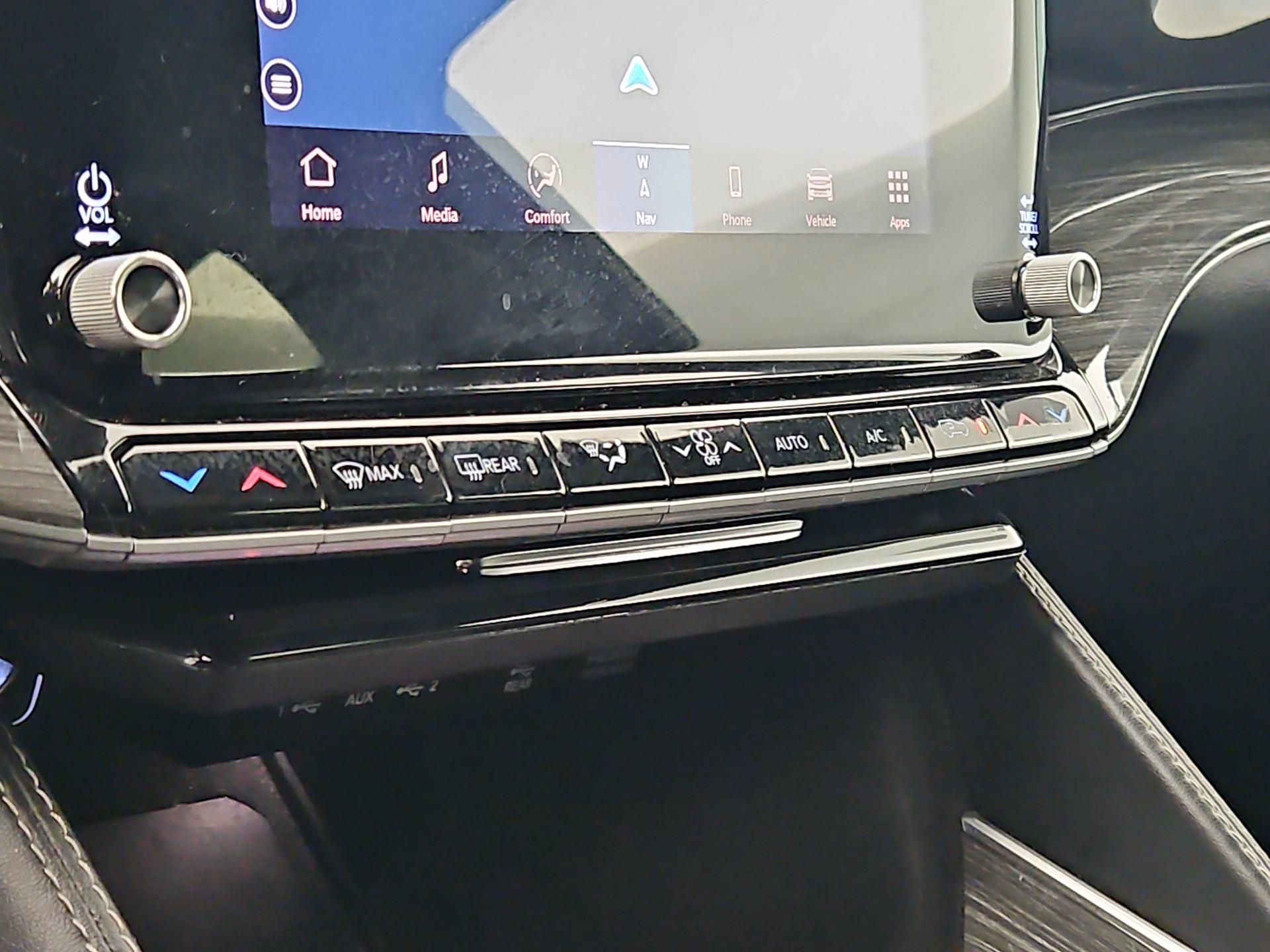 Thumbnail: 2022 Jeep Wagoneer - 17