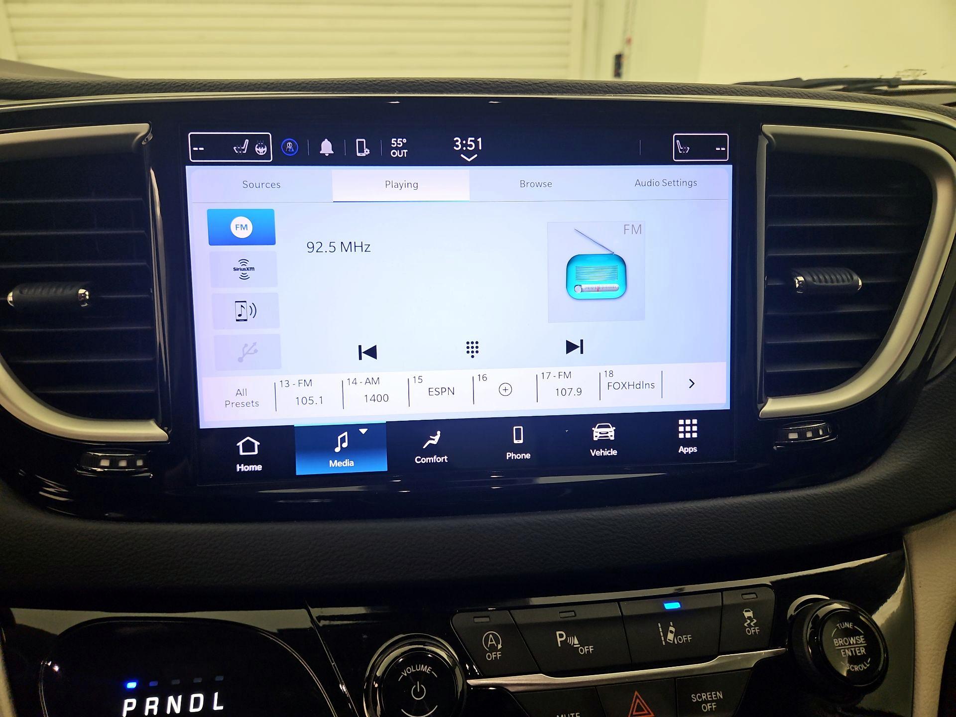 Thumbnail: 2023 Chrysler Pacifica - 15