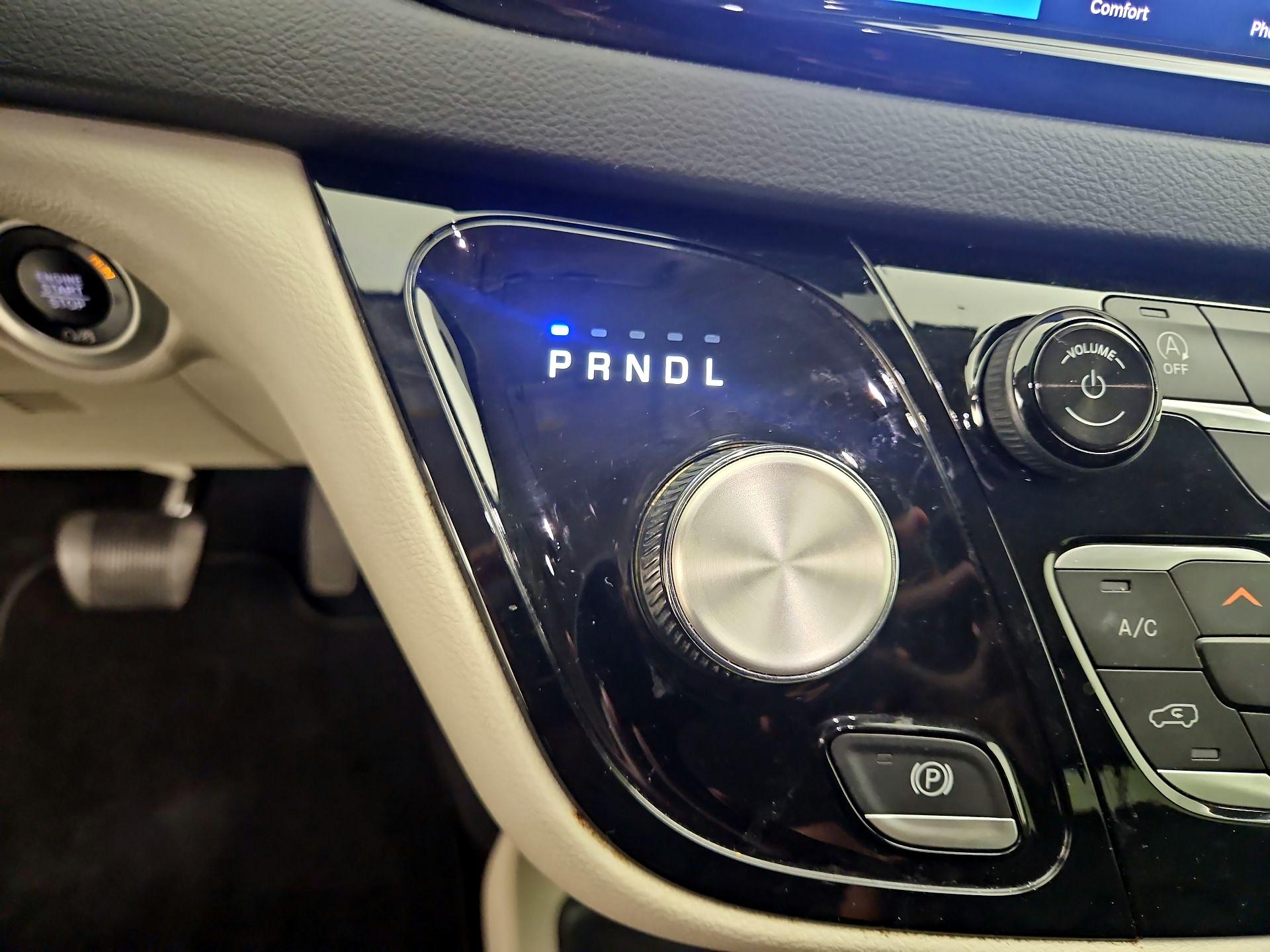 Thumbnail: 2023 Chrysler Pacifica - 17