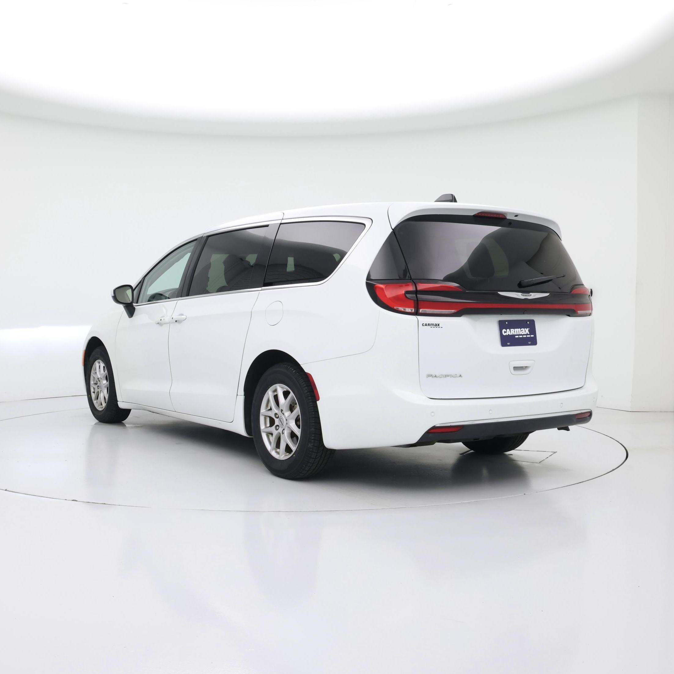 Thumbnail: 2023 Chrysler Pacifica - 2