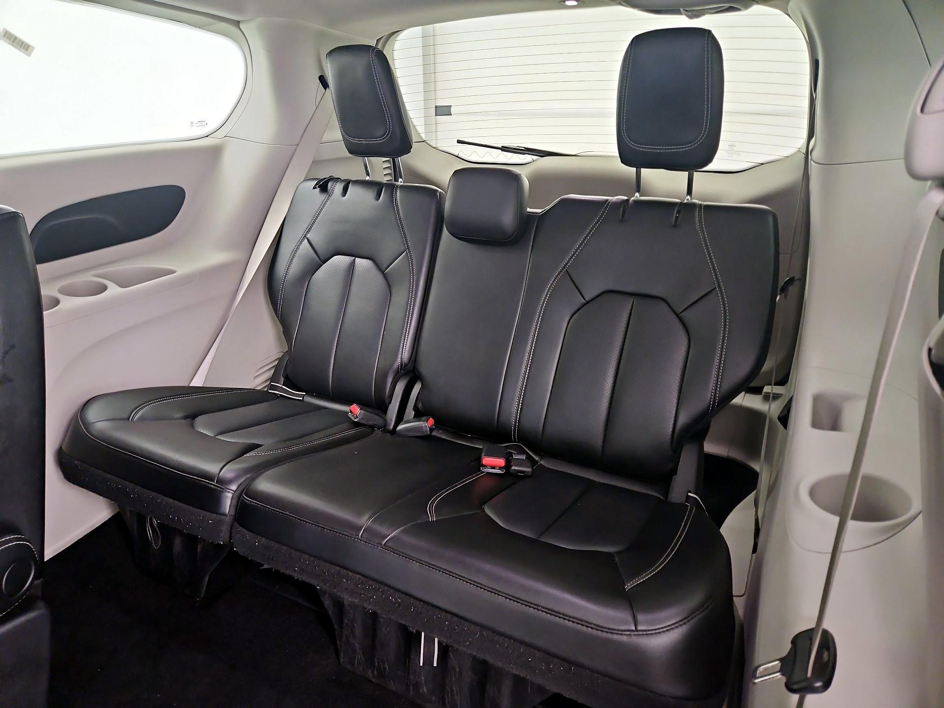 Thumbnail: 2023 Chrysler Pacifica - 20