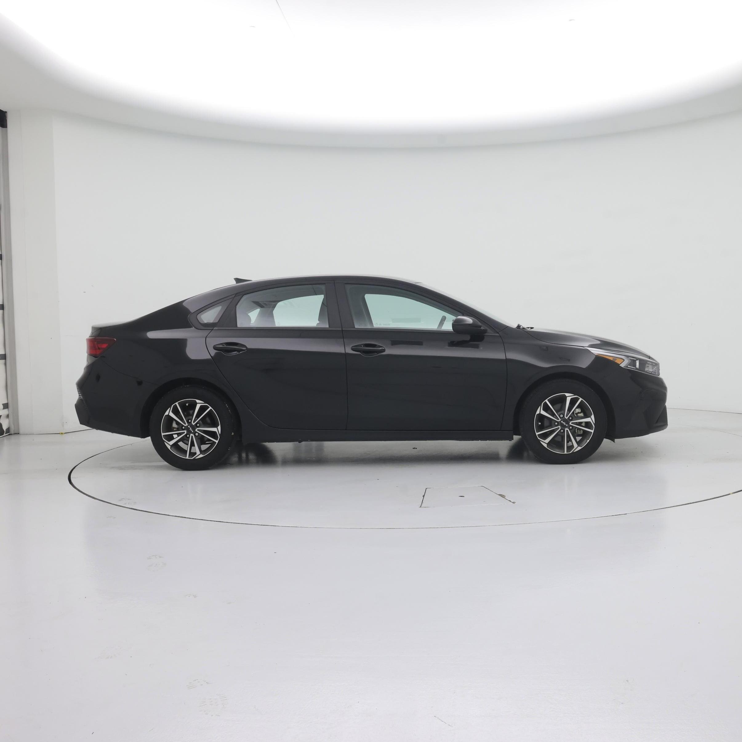 Thumbnail: 2024 Kia Forte - 7