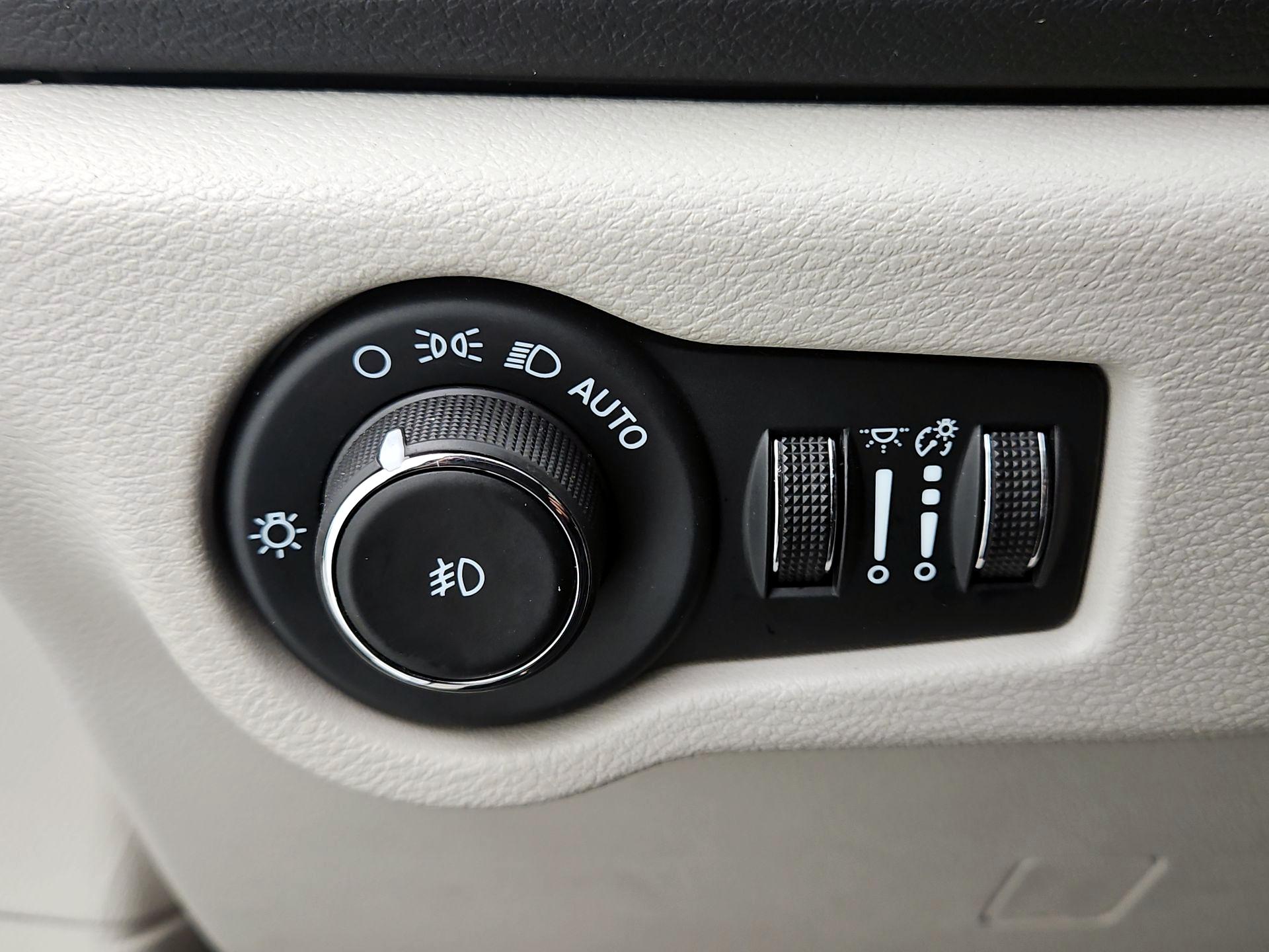 Thumbnail: 2024 Chrysler Pacifica - 13