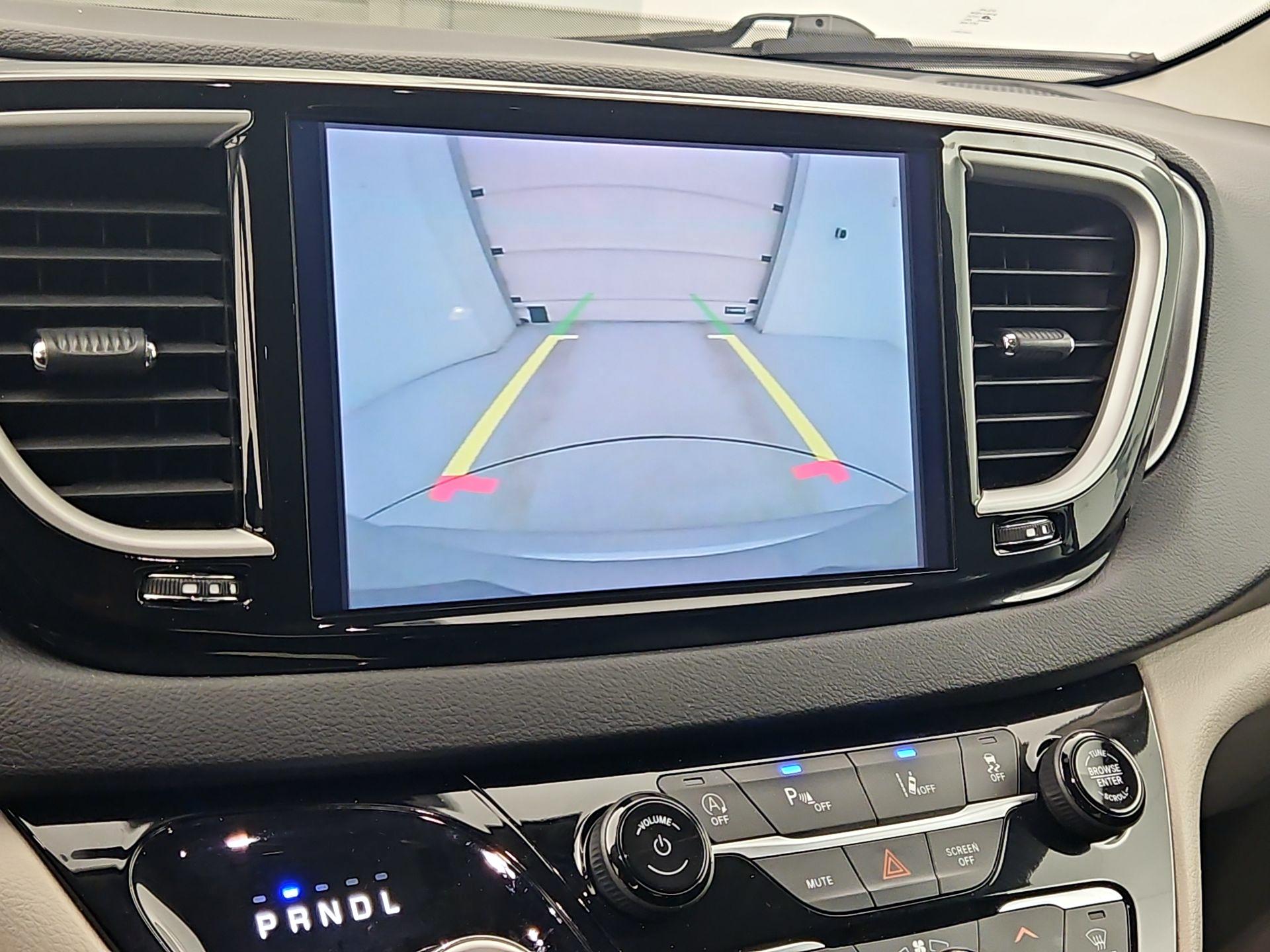 Thumbnail: 2024 Chrysler Pacifica - 14