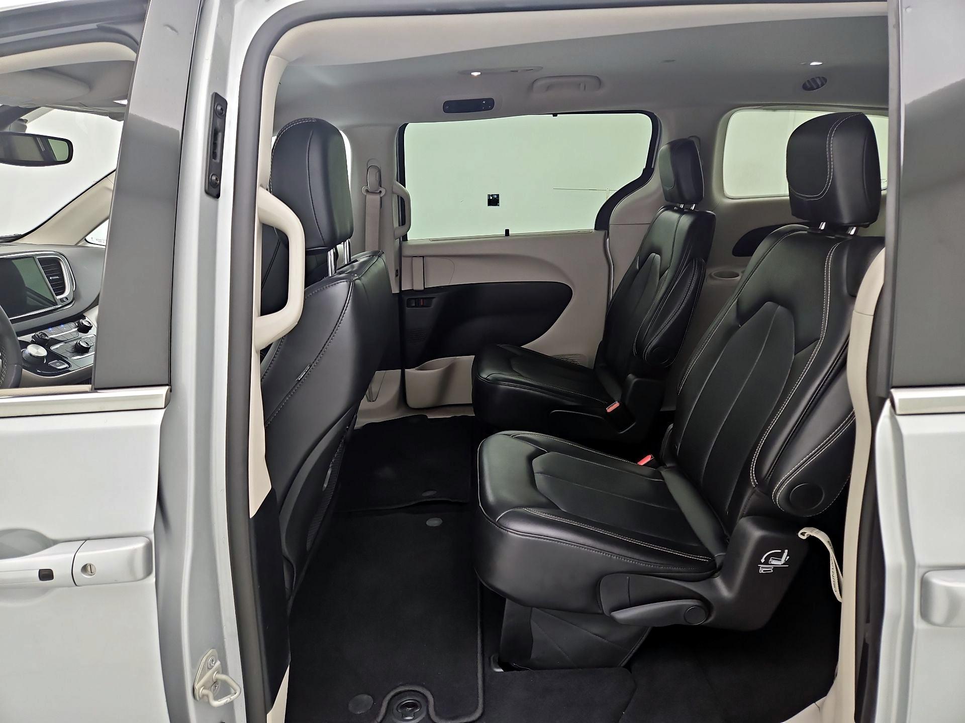 Thumbnail: 2024 Chrysler Pacifica - 19