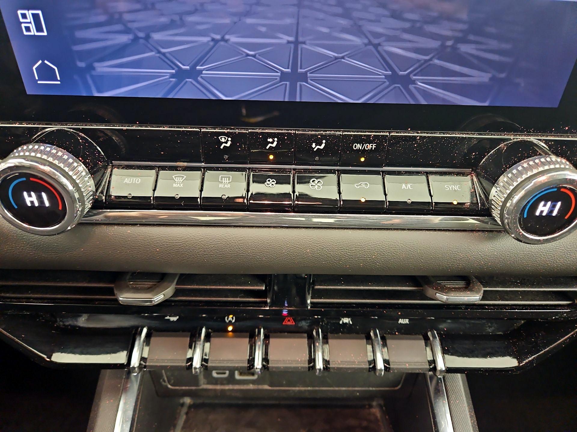 Thumbnail: 2024 GMC Canyon - 16