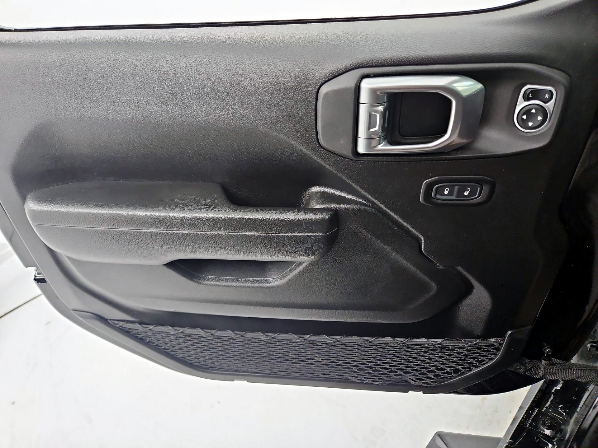 Thumbnail: 2022 Jeep Gladiator - 12