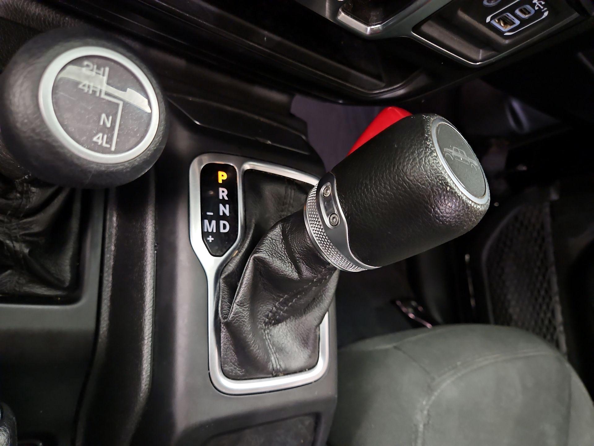 Thumbnail: 2022 Jeep Gladiator - 17