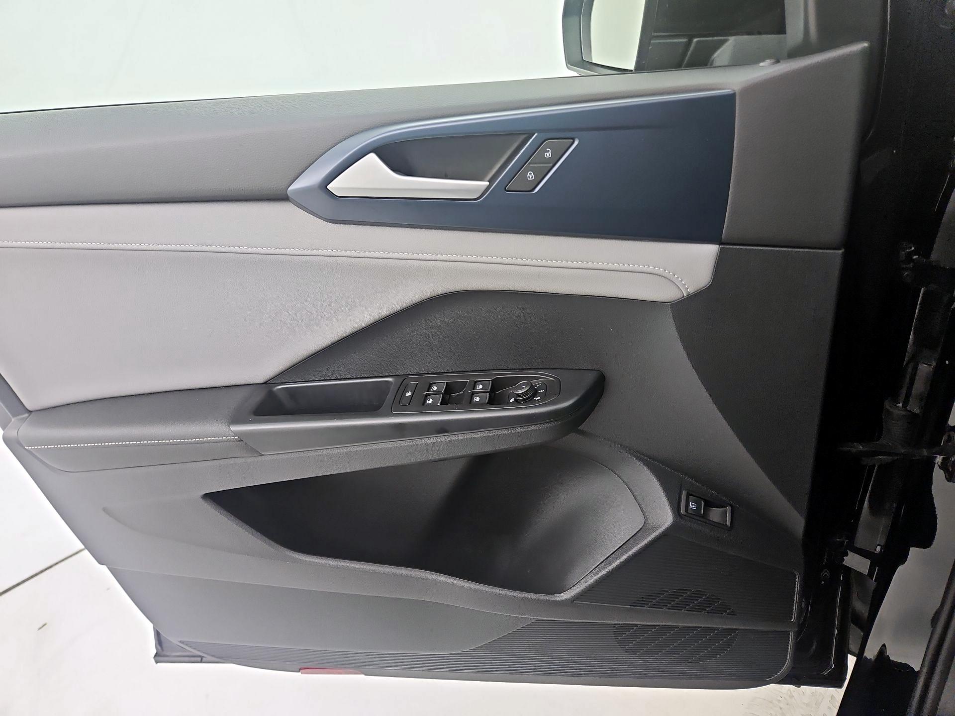 Thumbnail: 2024 Volkswagen Taos - 12