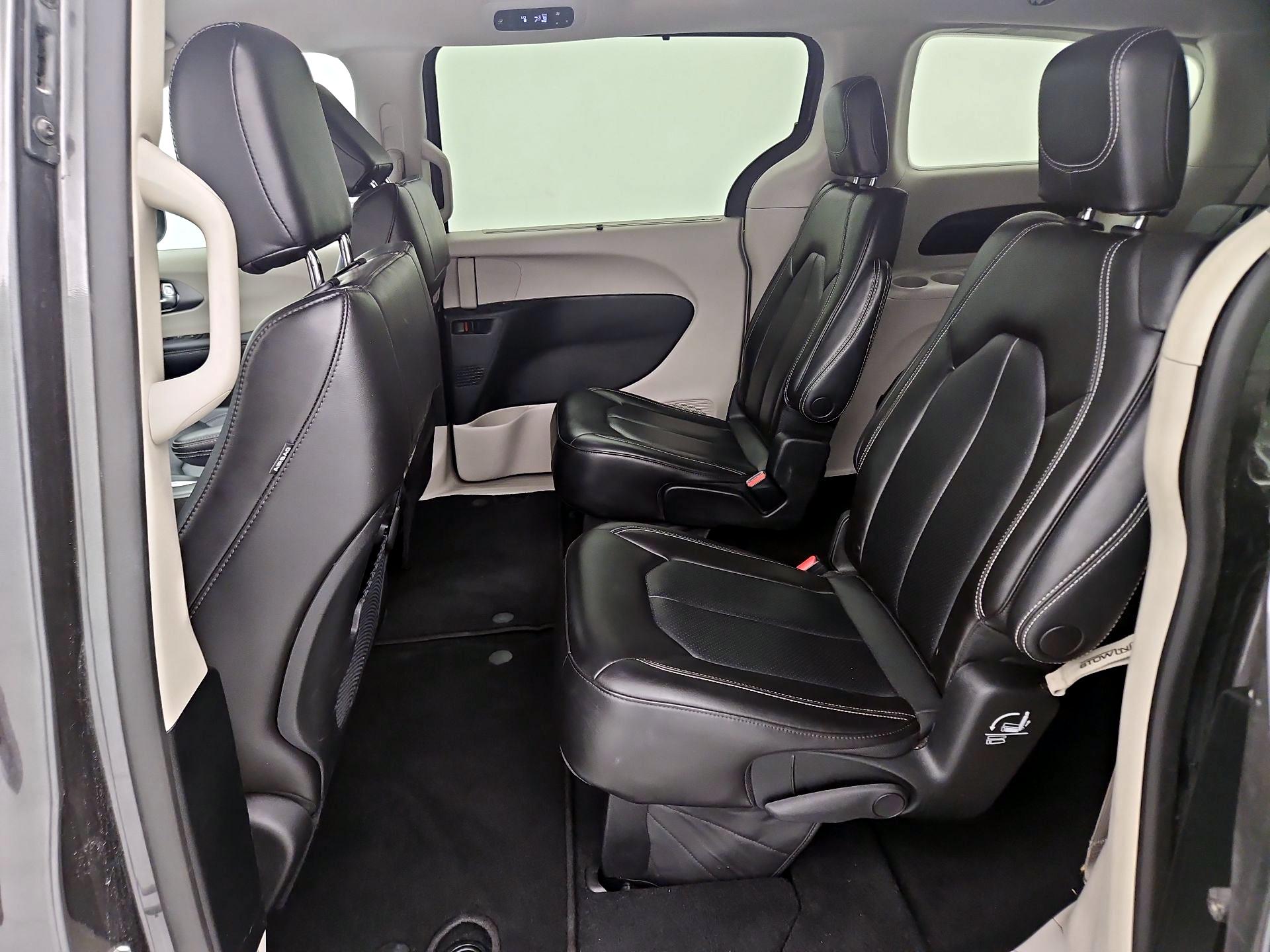 Thumbnail: 2023 Chrysler Pacifica - 19