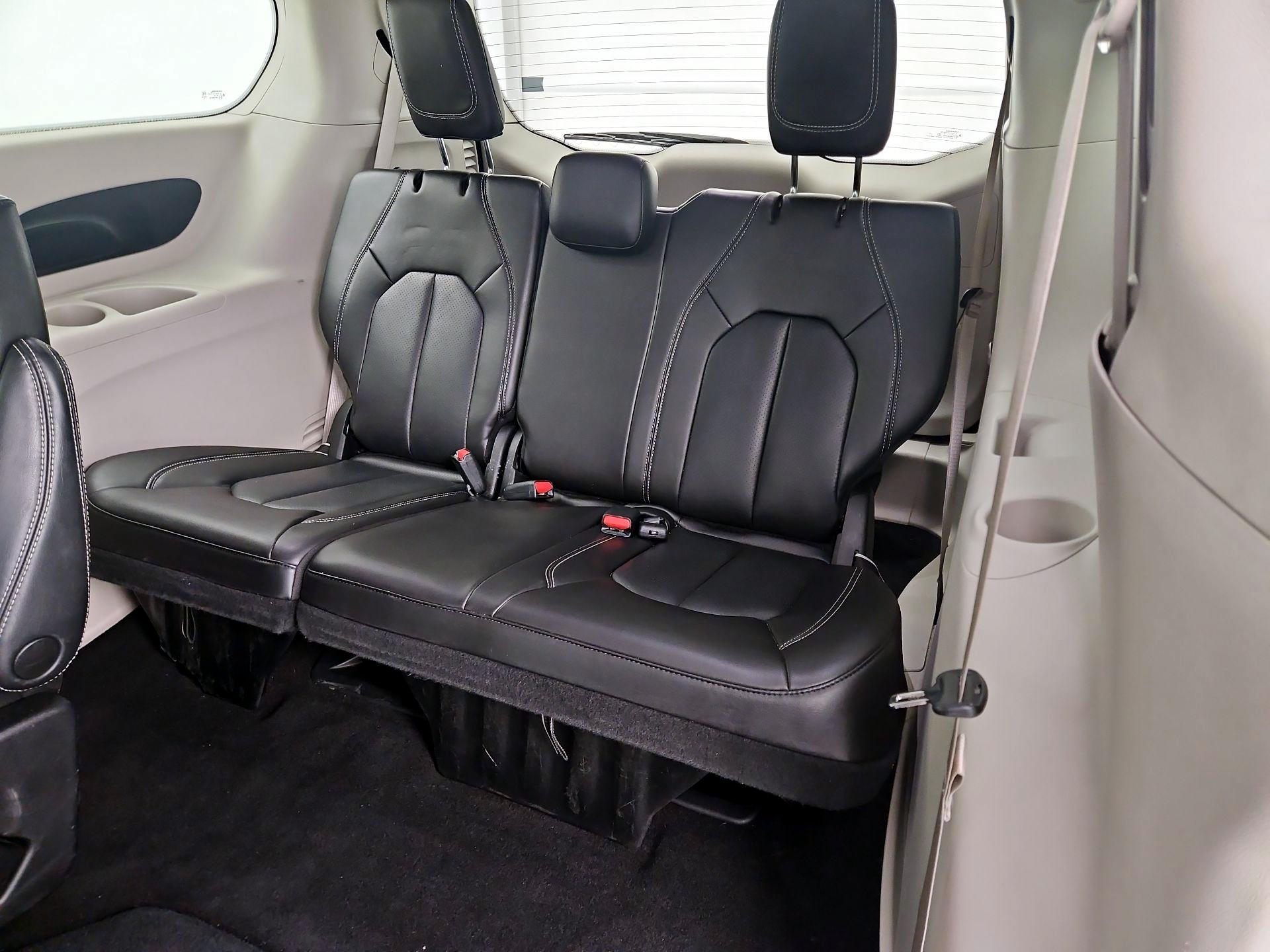 Thumbnail: 2023 Chrysler Pacifica - 20