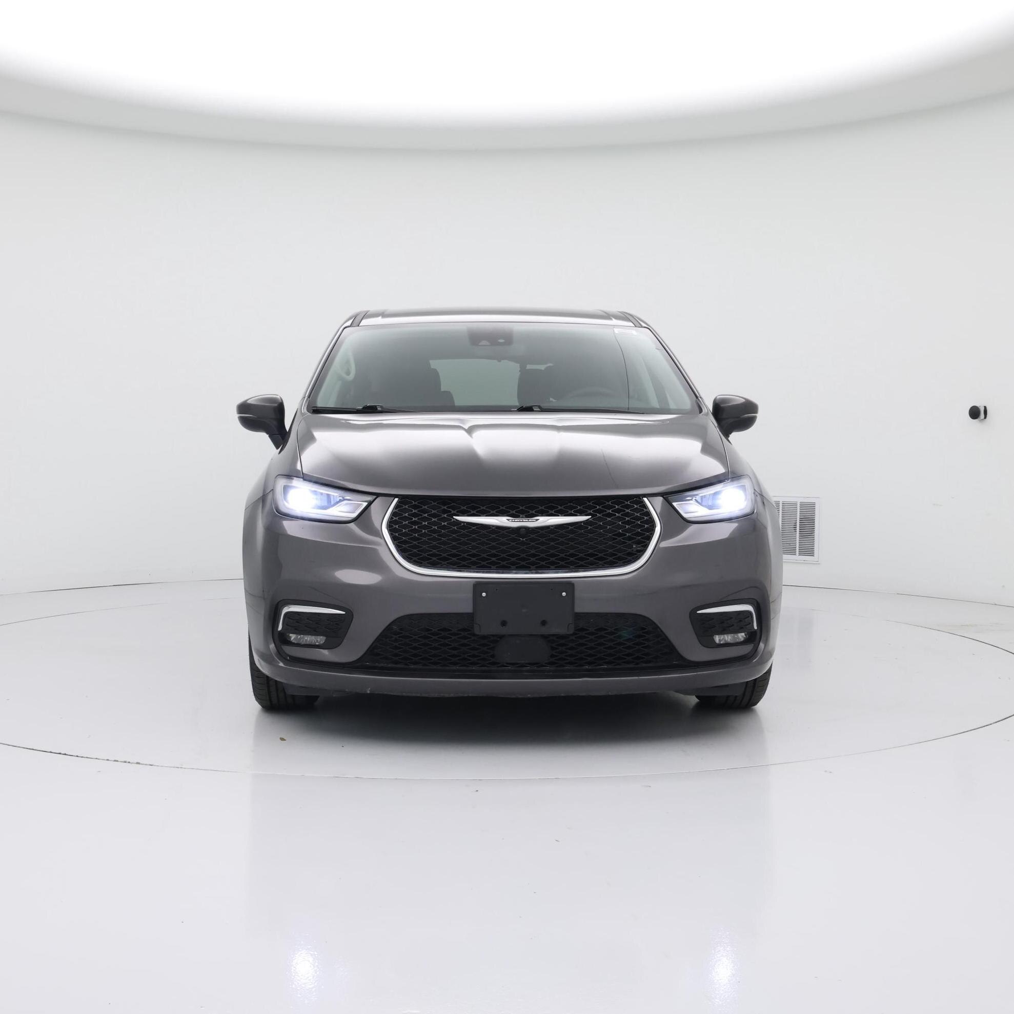 Thumbnail: 2023 Chrysler Pacifica - 5