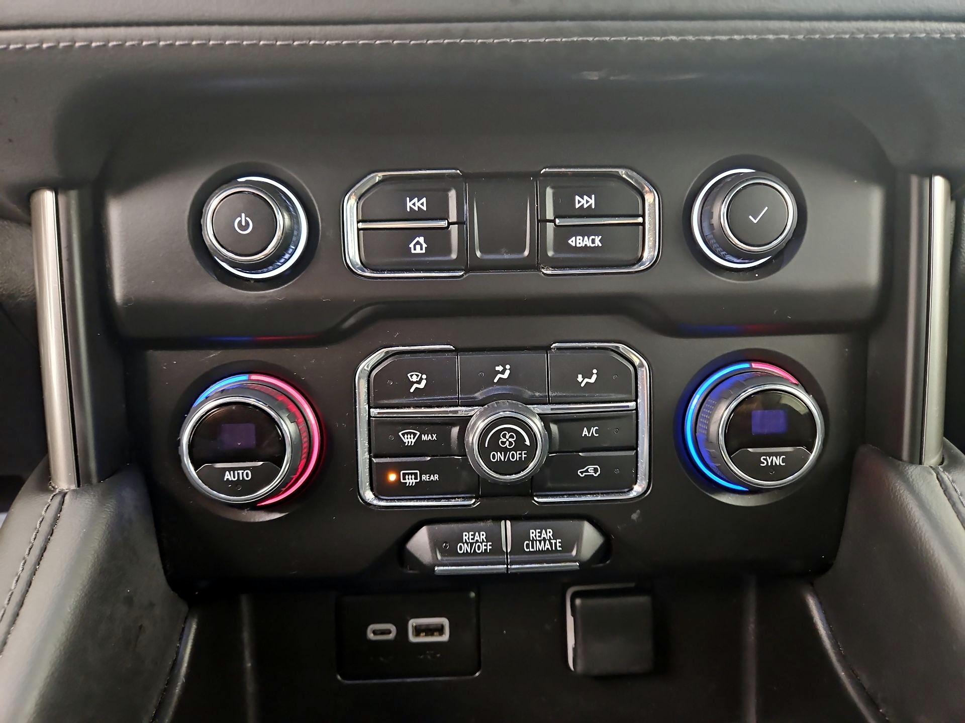 Thumbnail: 2024 Chevrolet Suburban - 17