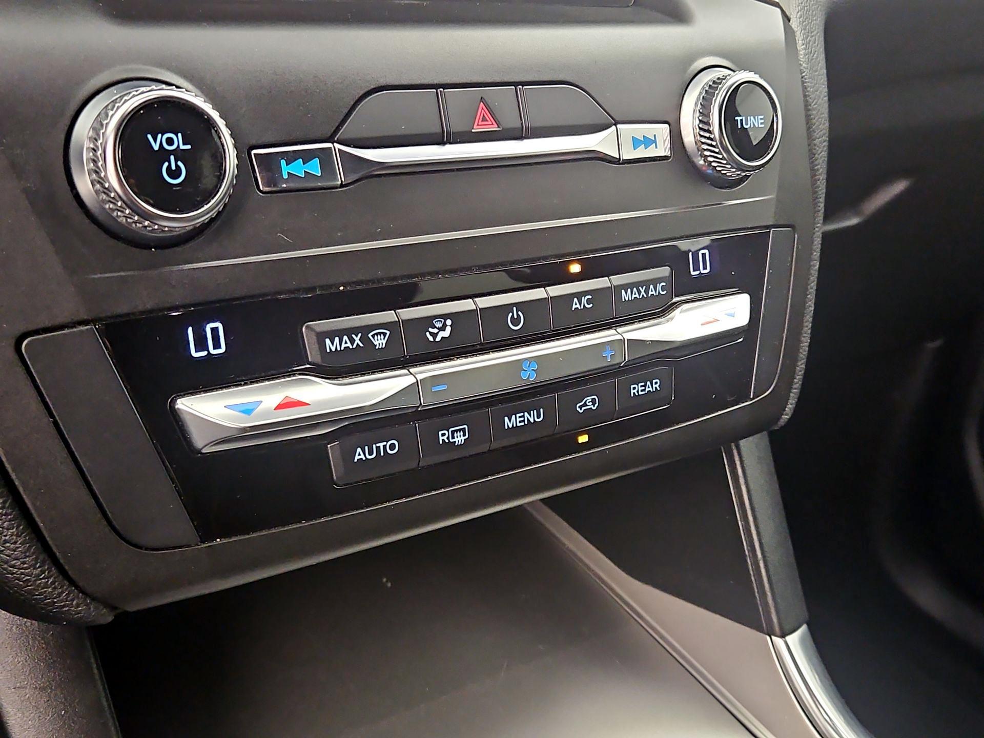 Thumbnail: 2020 Ford Explorer - 17