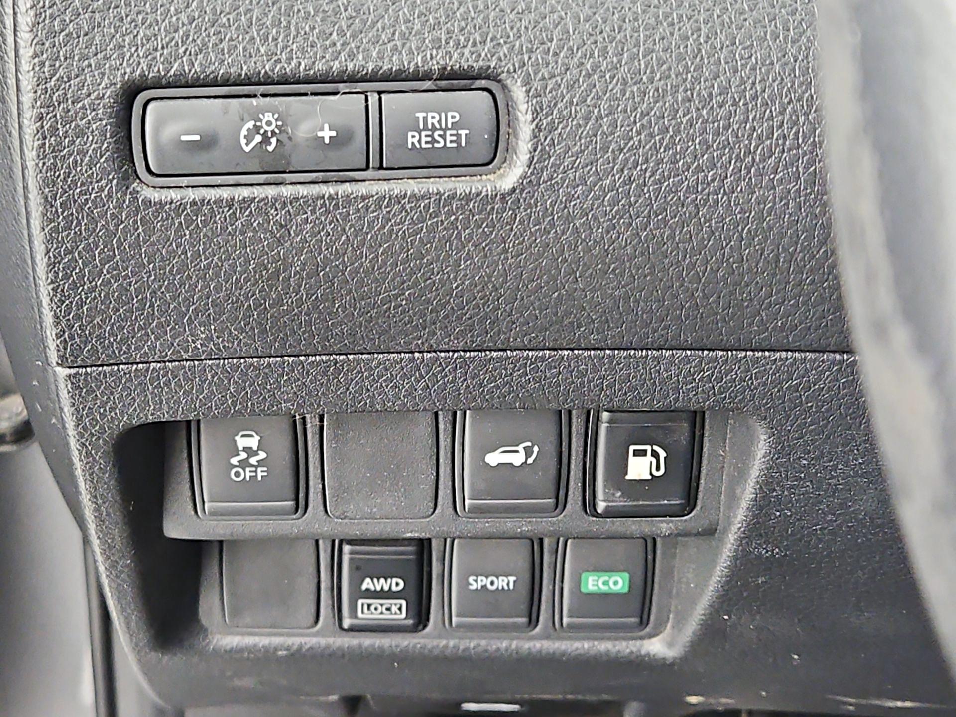 Thumbnail: 2018 Nissan Rogue - 13