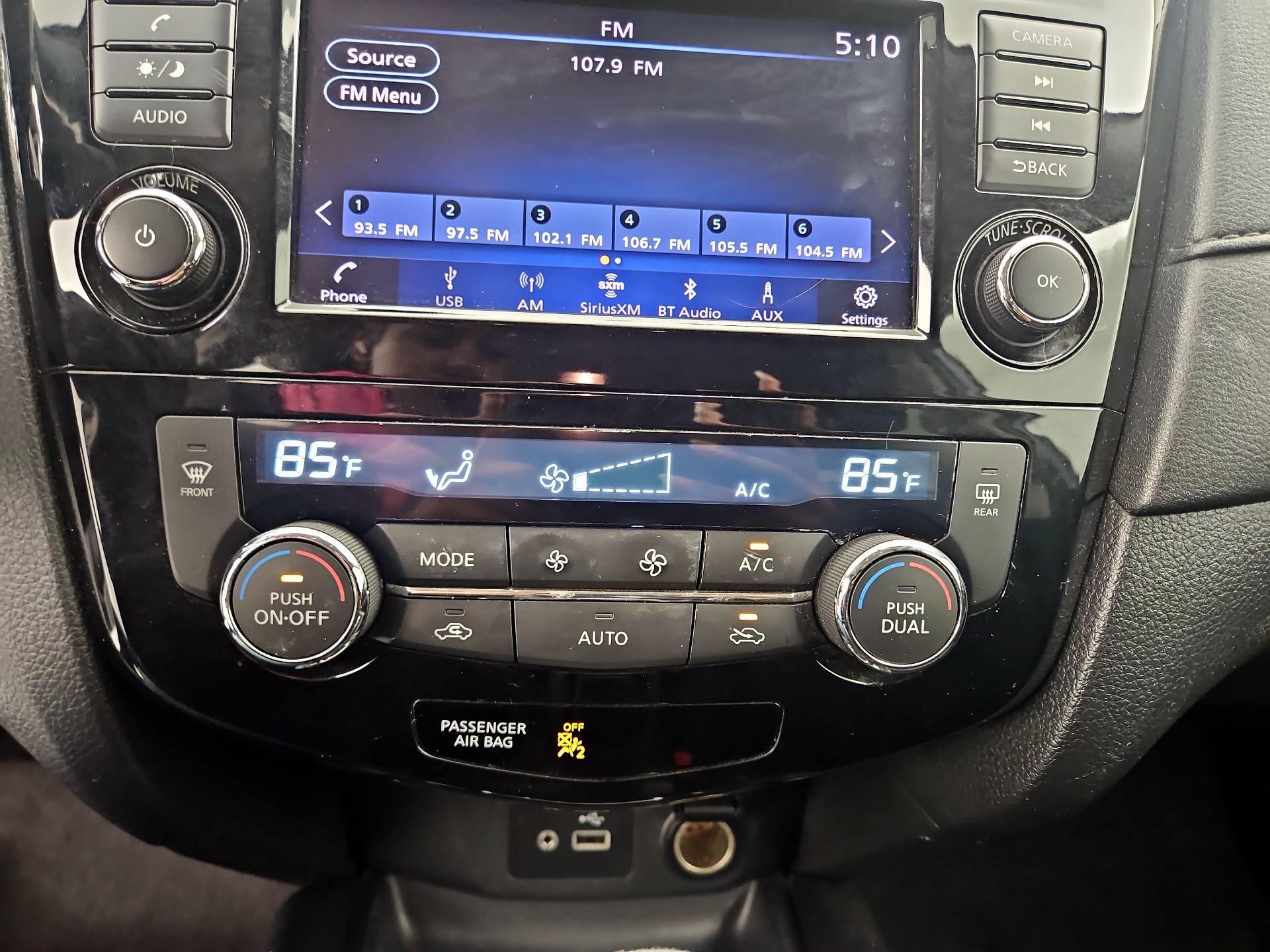 Thumbnail: 2018 Nissan Rogue - 16