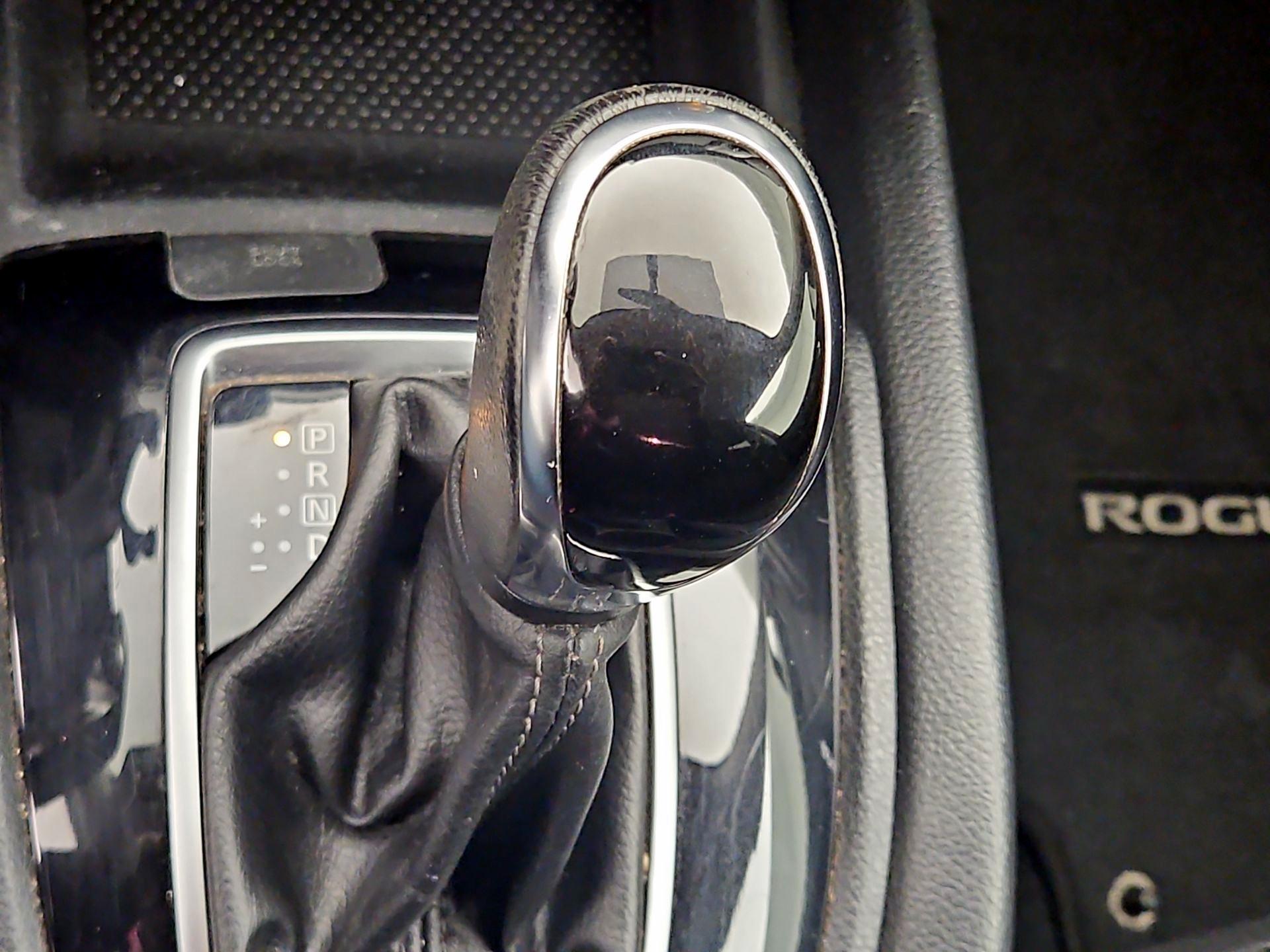 Thumbnail: 2018 Nissan Rogue - 17