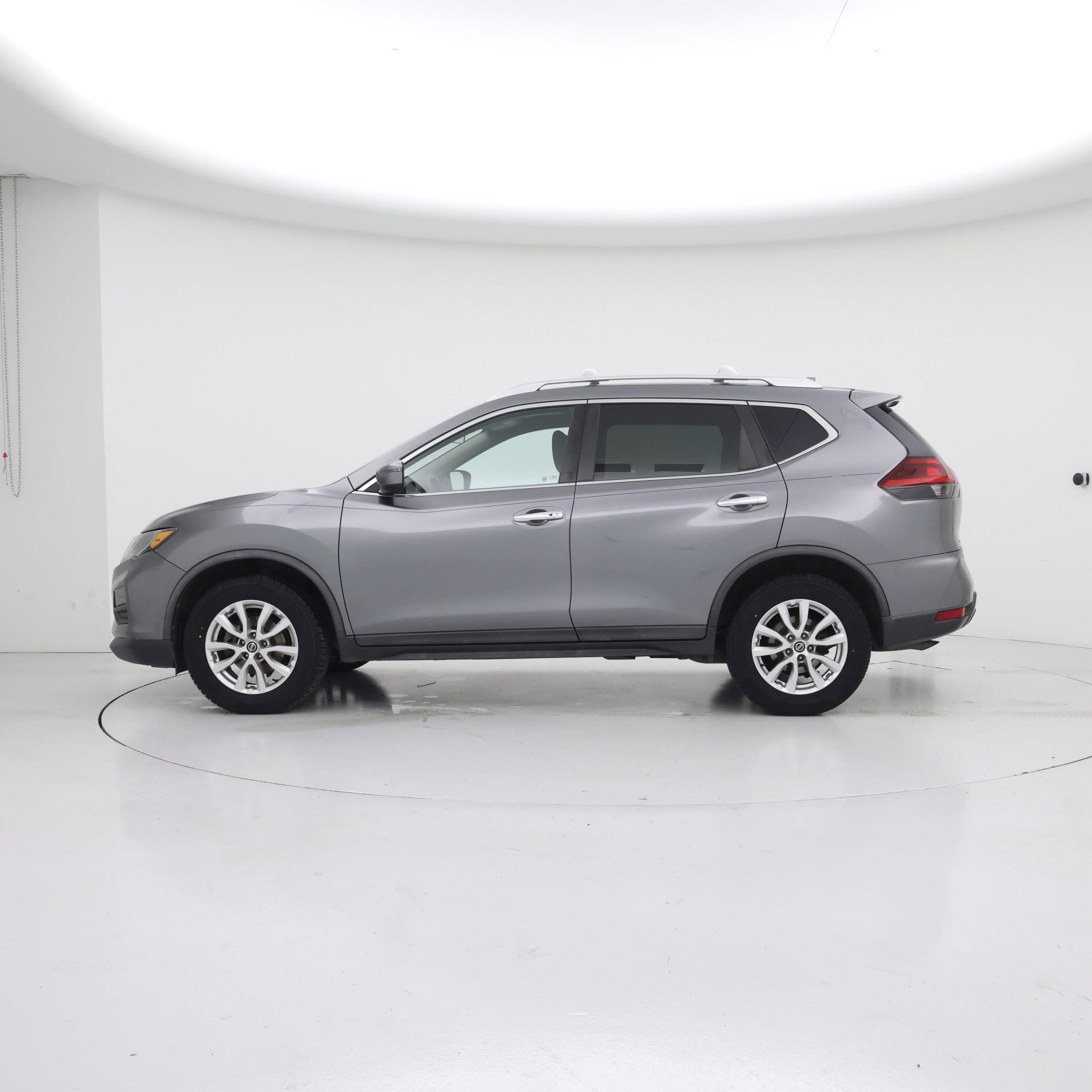 Thumbnail: 2018 Nissan Rogue - 3