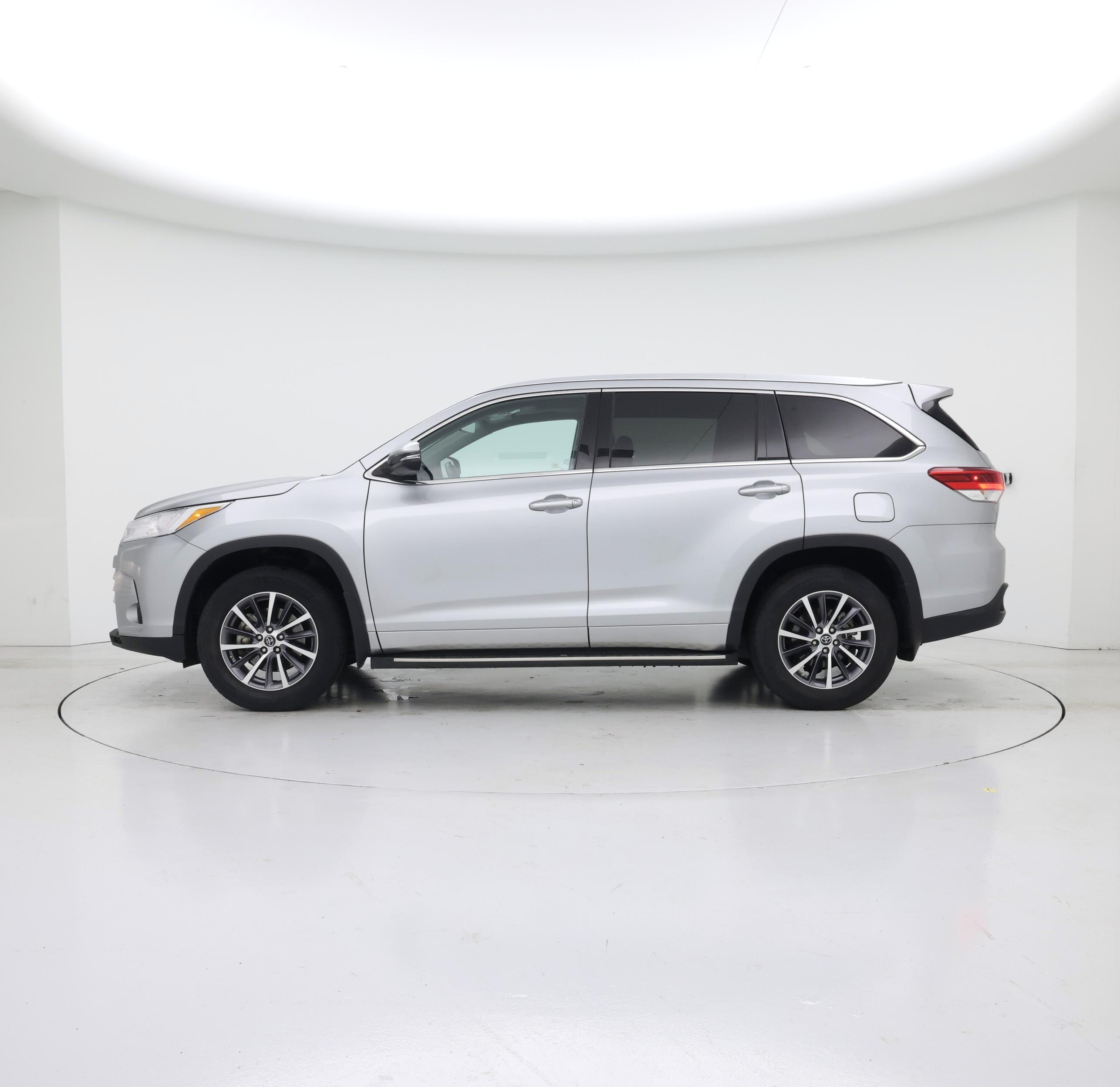 Thumbnail: 2017 Toyota Highlander - 3