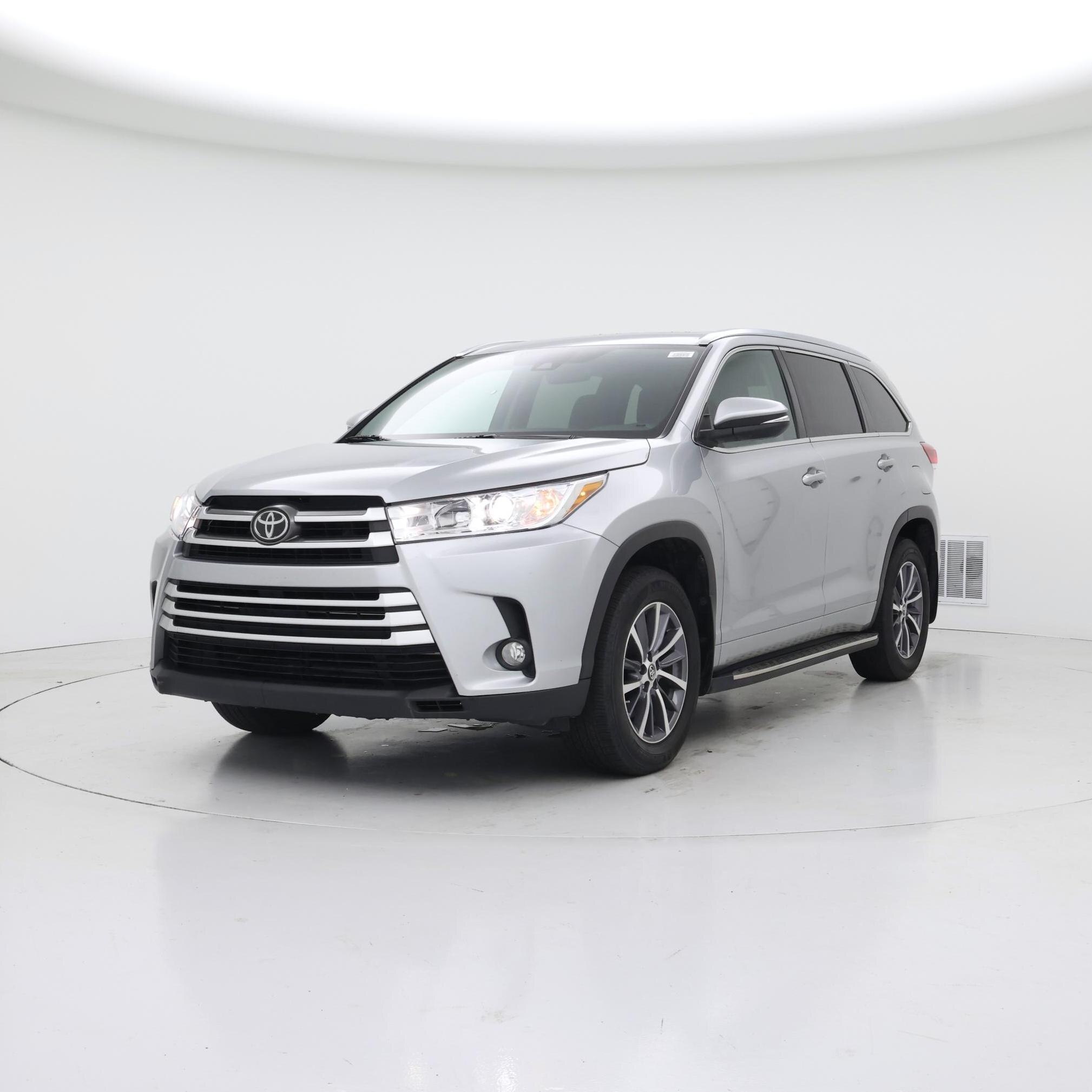 Thumbnail: 2017 Toyota Highlander - 4