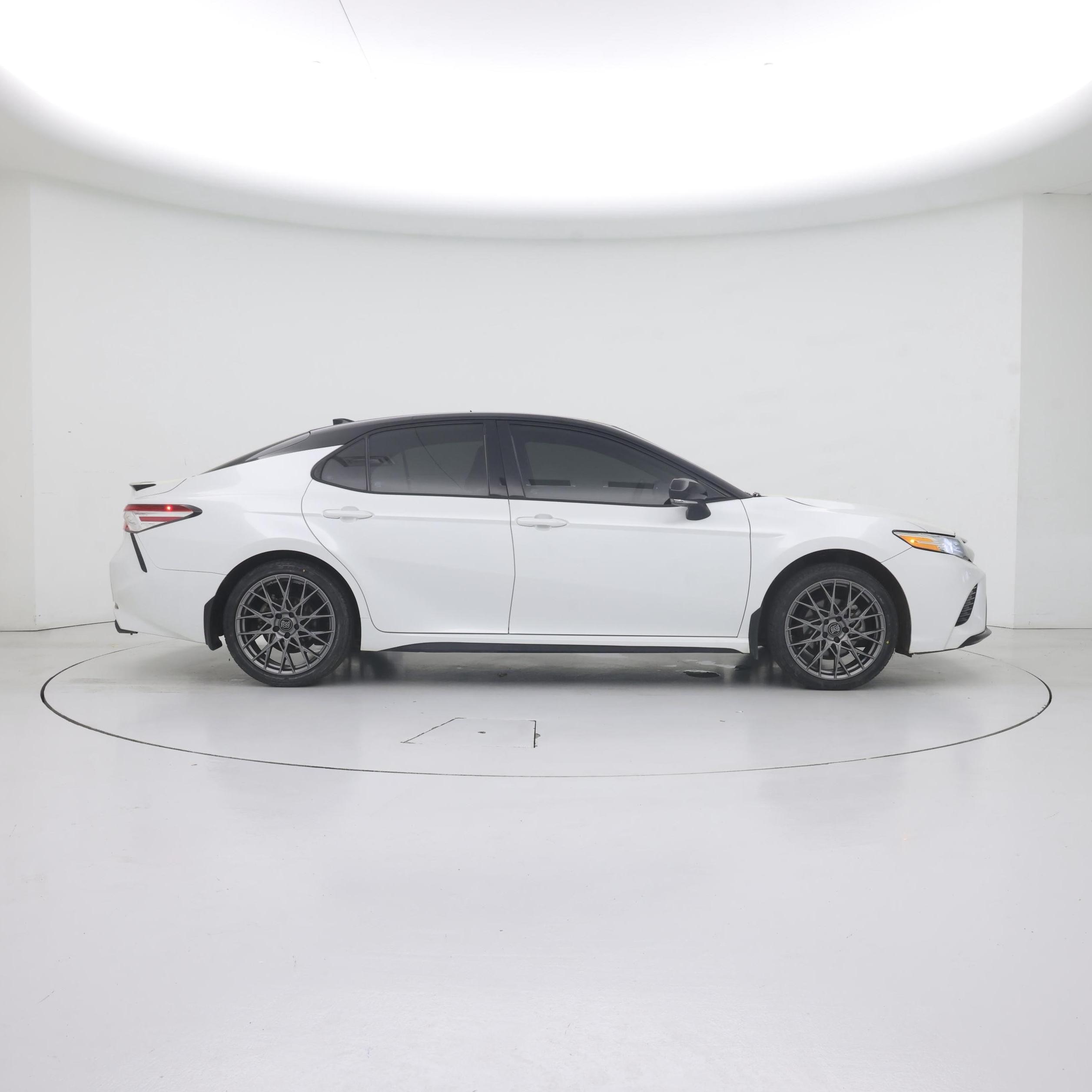 Thumbnail: 2017 Nissan Titan - 7