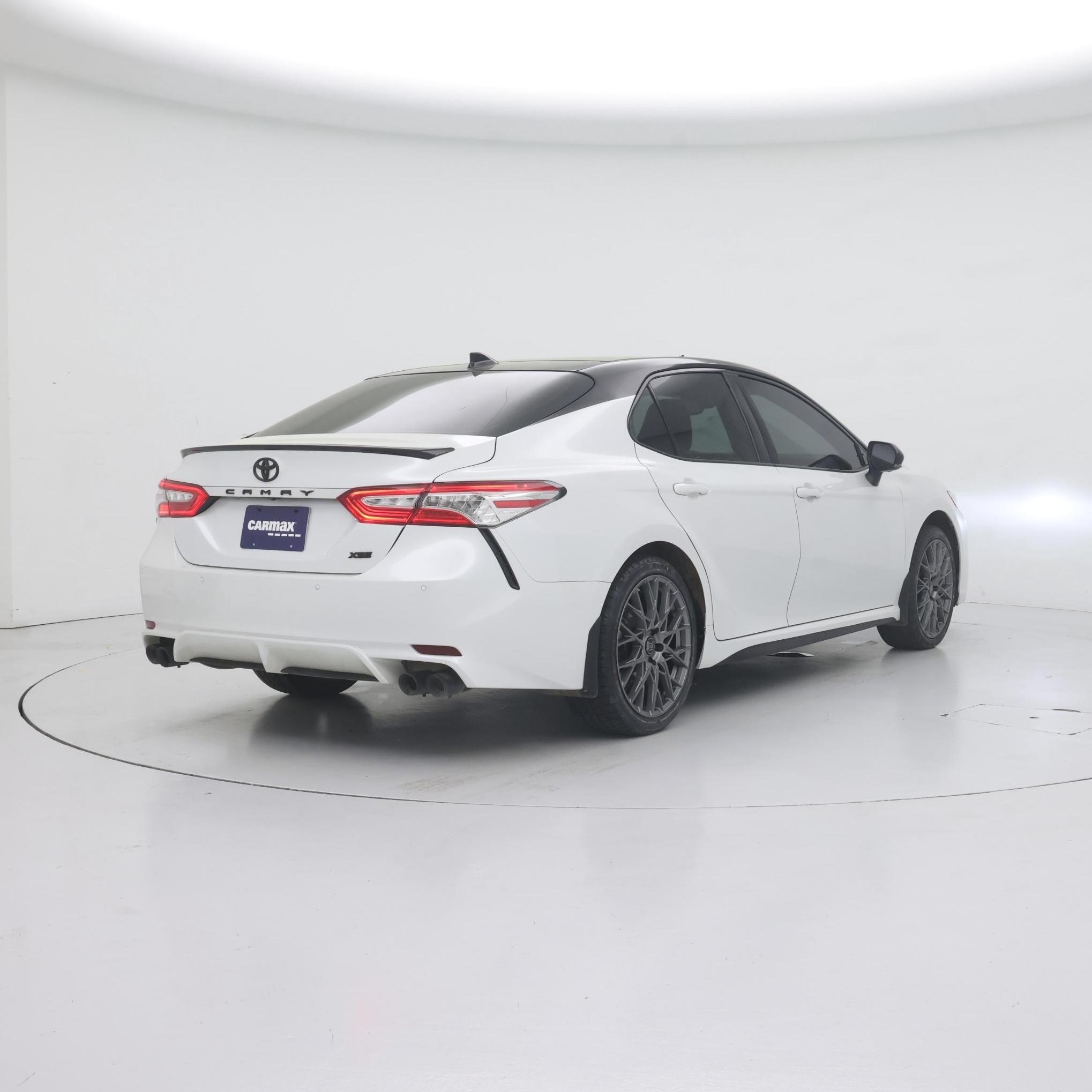 Thumbnail: 2017 Nissan Titan - 8