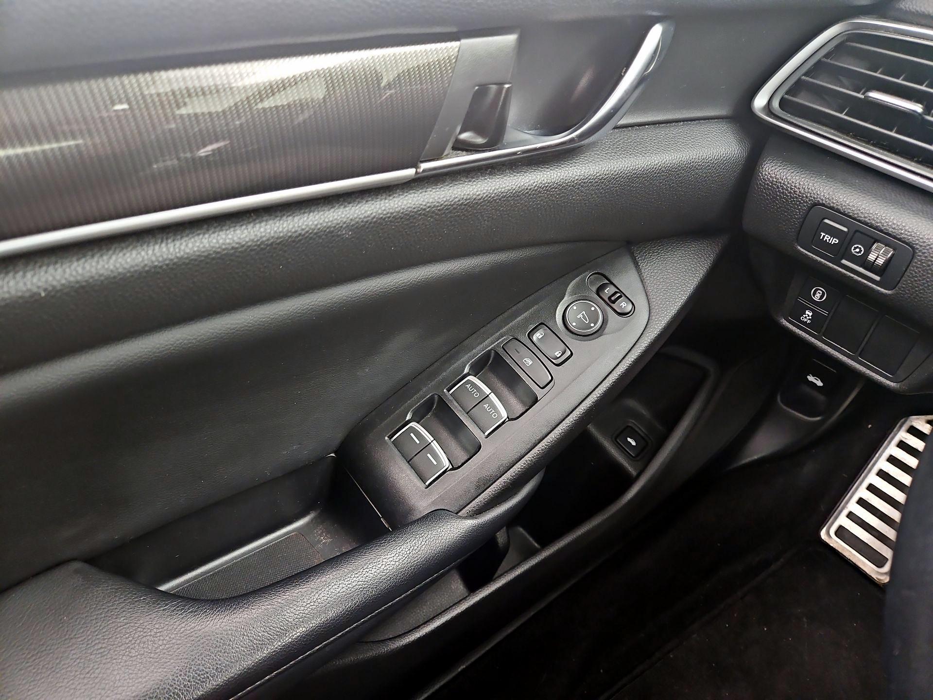 Thumbnail: 2018 Honda Accord - 12