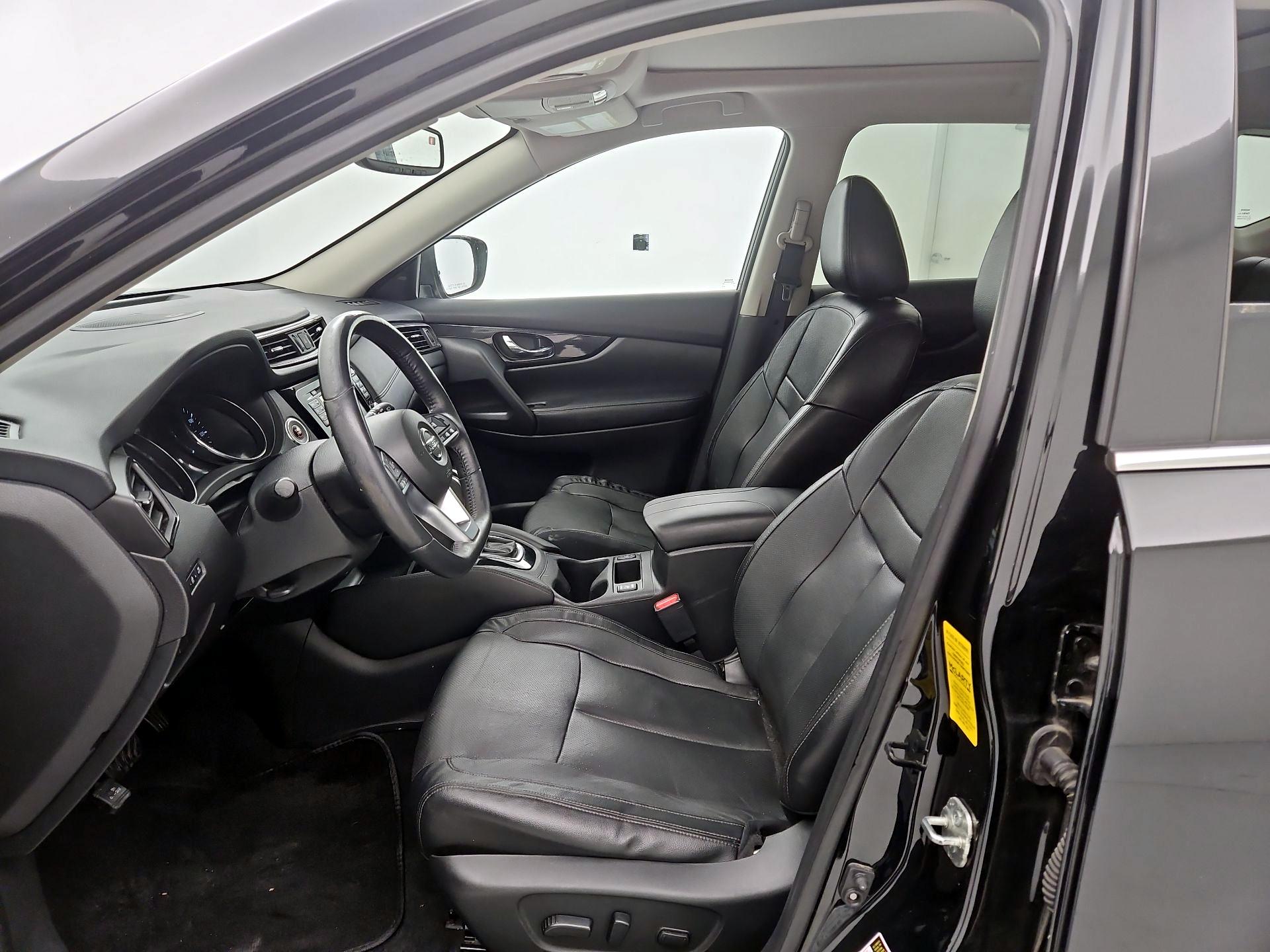 Thumbnail: 2017 Nissan Rogue - 11