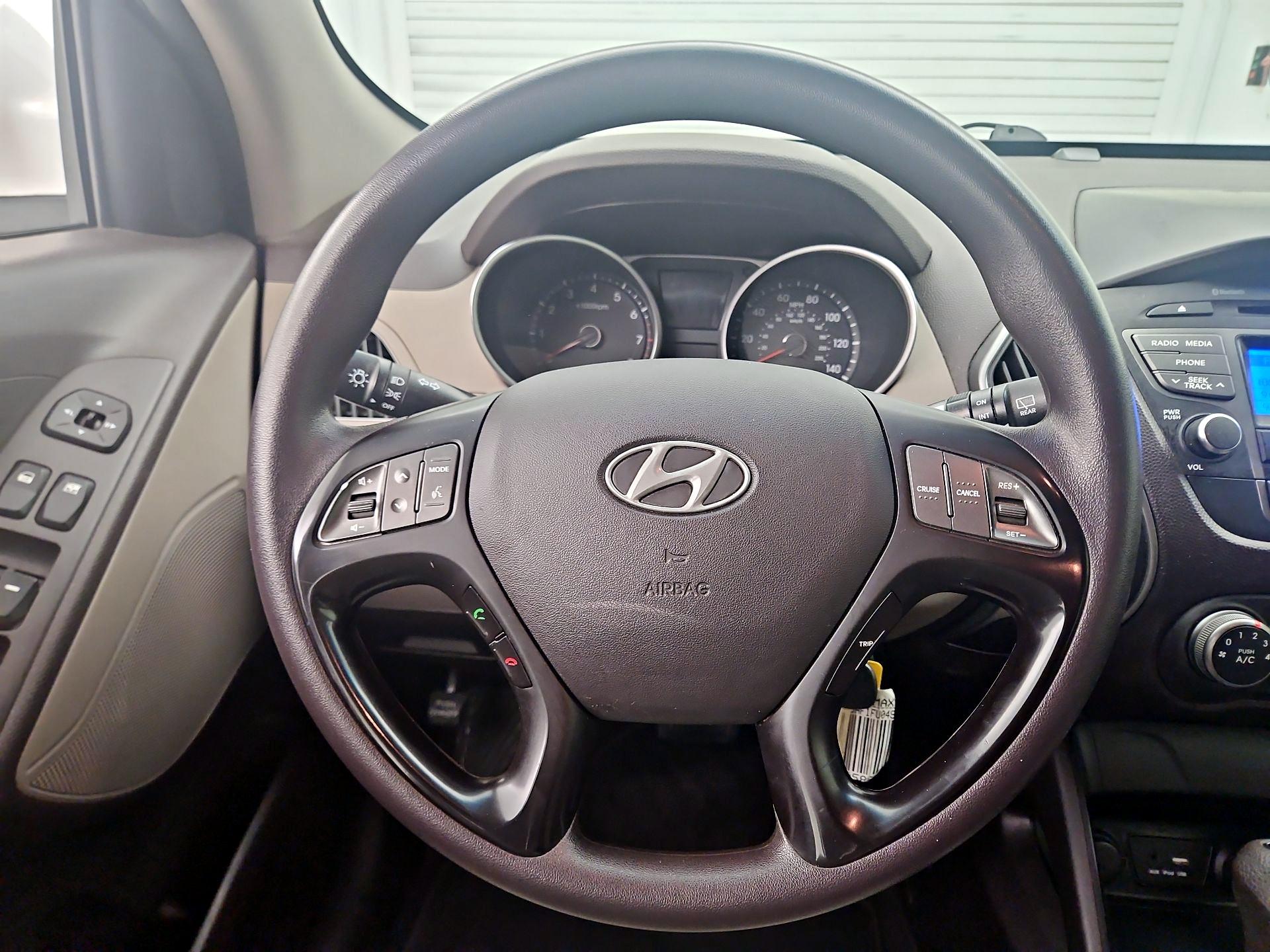 Thumbnail: 2015 Hyundai Tucson - 10