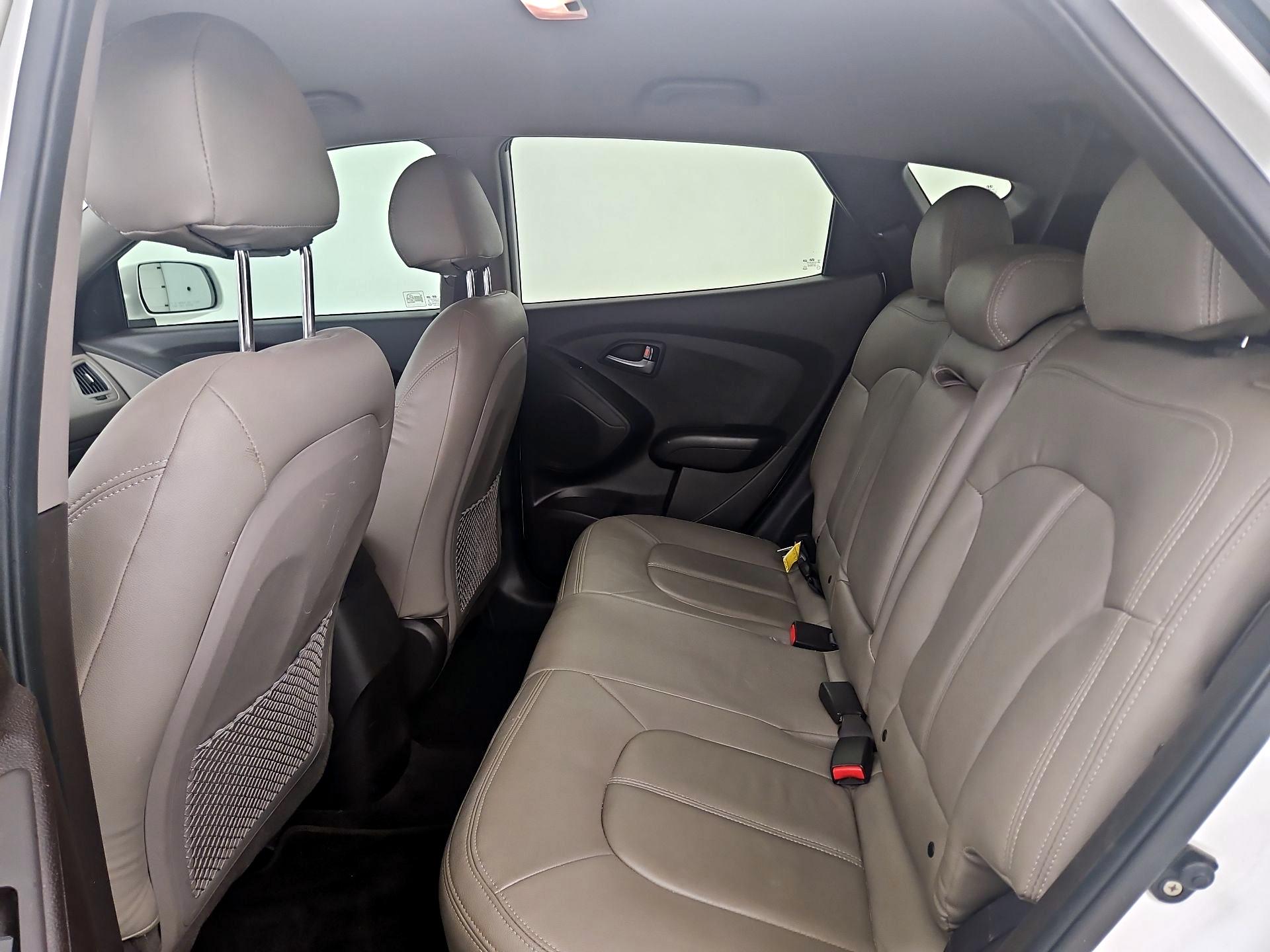 Thumbnail: 2015 Hyundai Tucson - 18