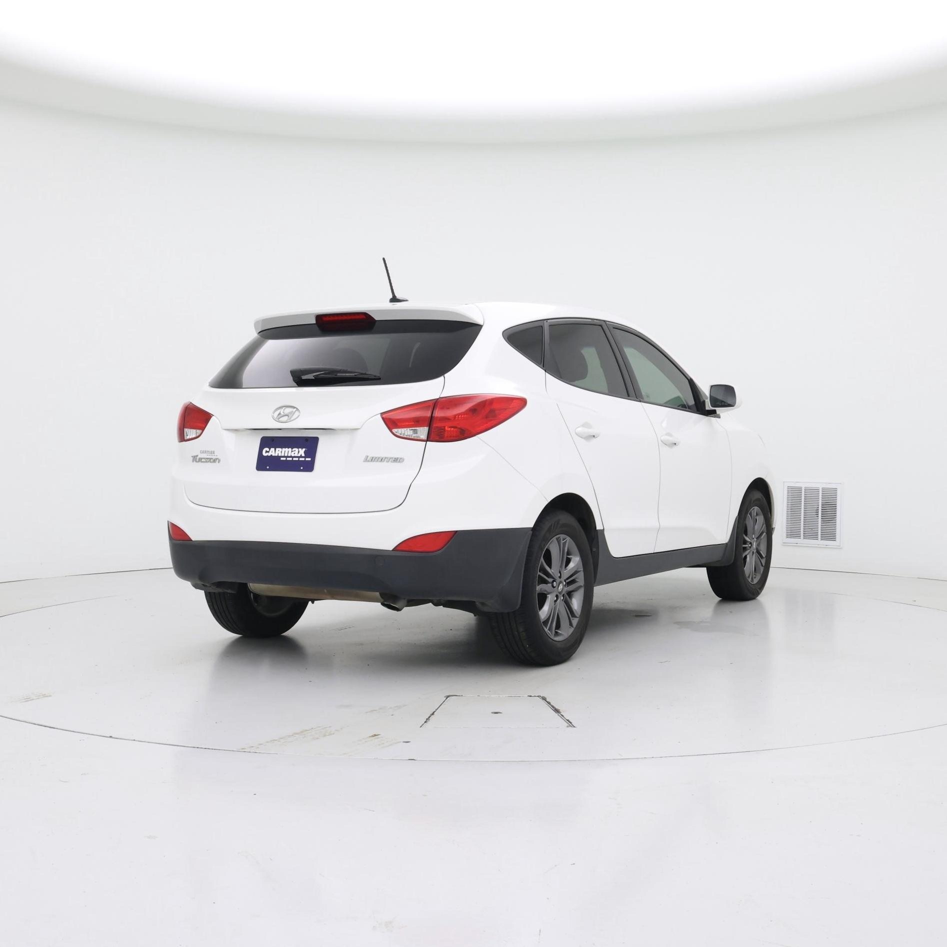 Thumbnail: 2015 Hyundai Tucson - 8