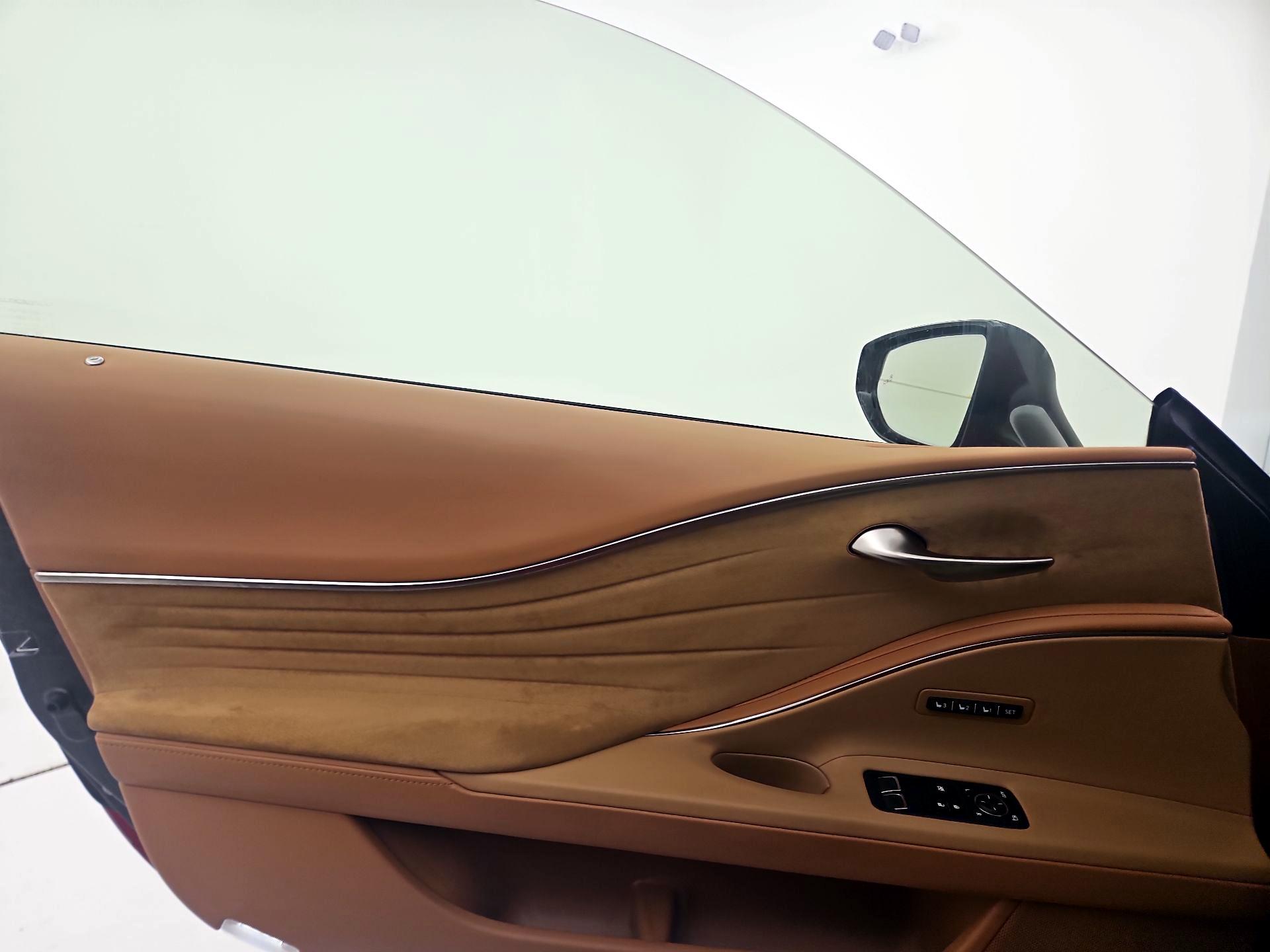 Thumbnail: 2018 Lexus LC - 12