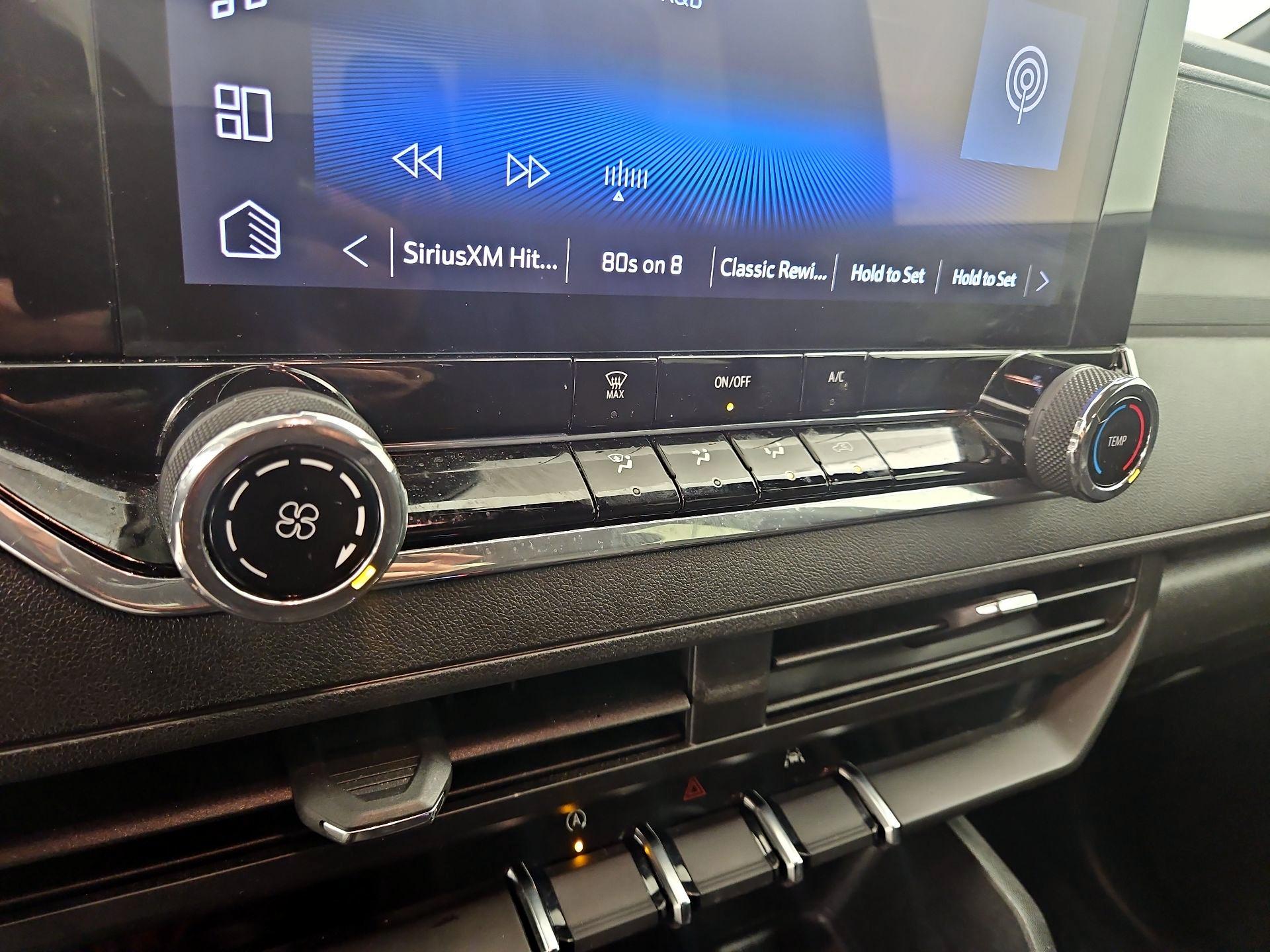 Thumbnail: 2024 Chevrolet Colorado - 16