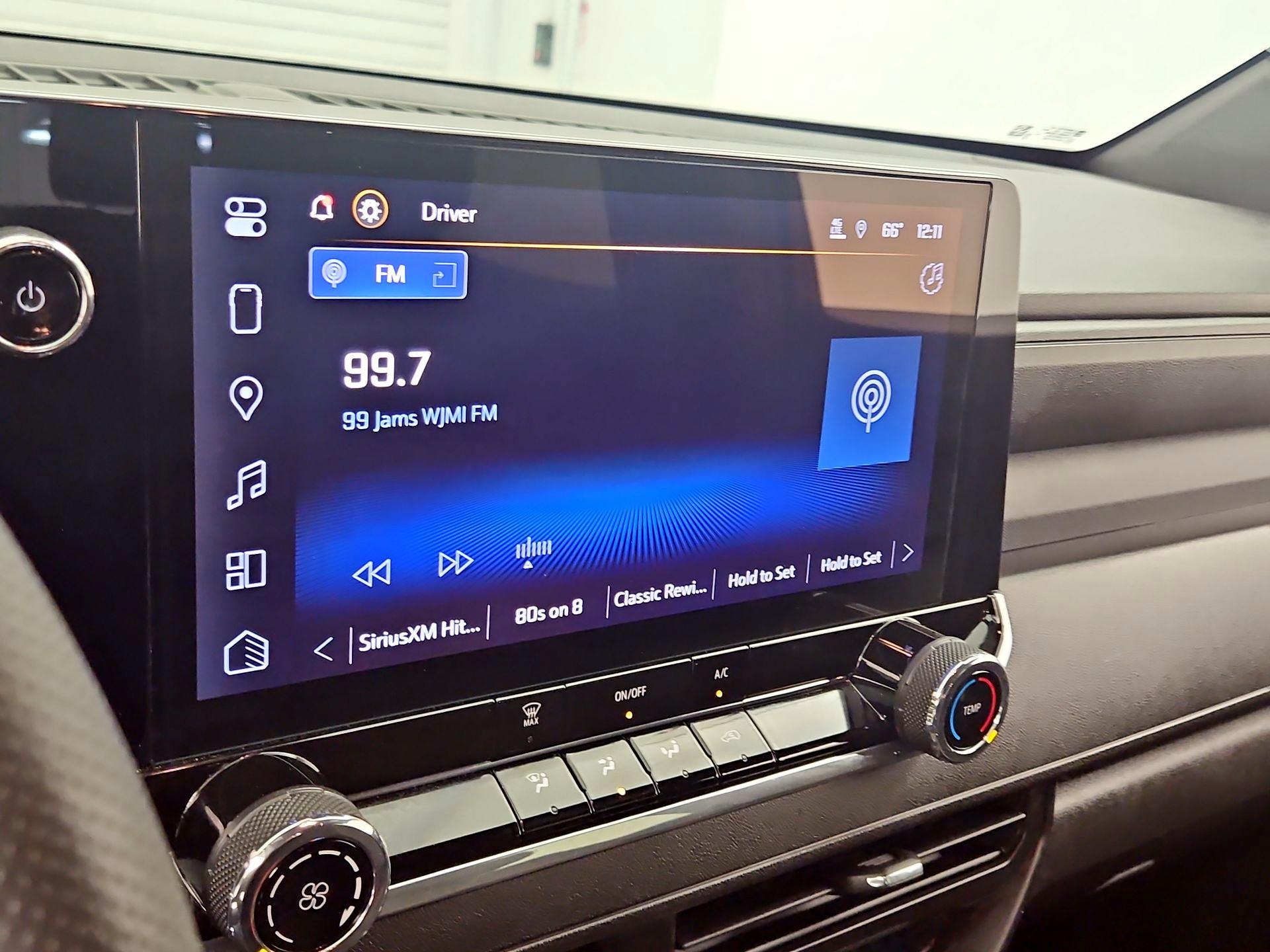 Thumbnail: 2024 Chevrolet Colorado - 16