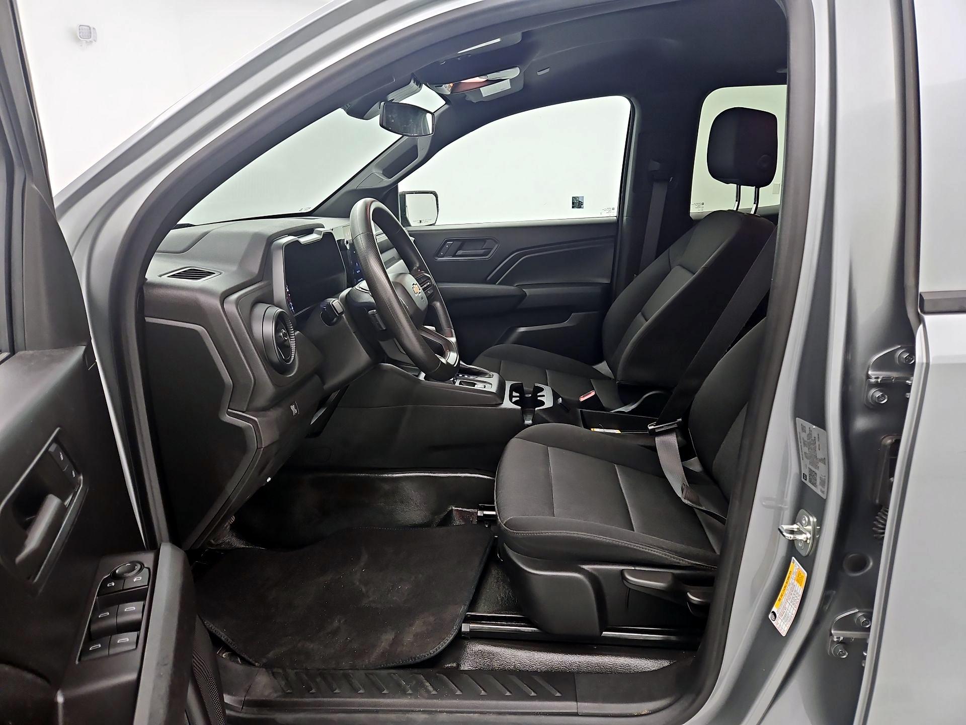 Thumbnail: 2023 Chevrolet Colorado - 11