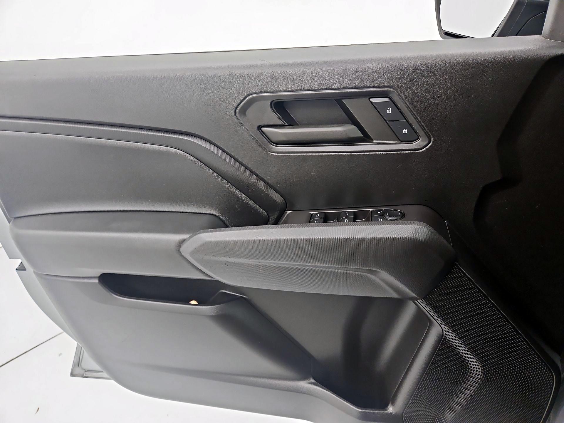 Thumbnail: 2023 Chevrolet Colorado - 12