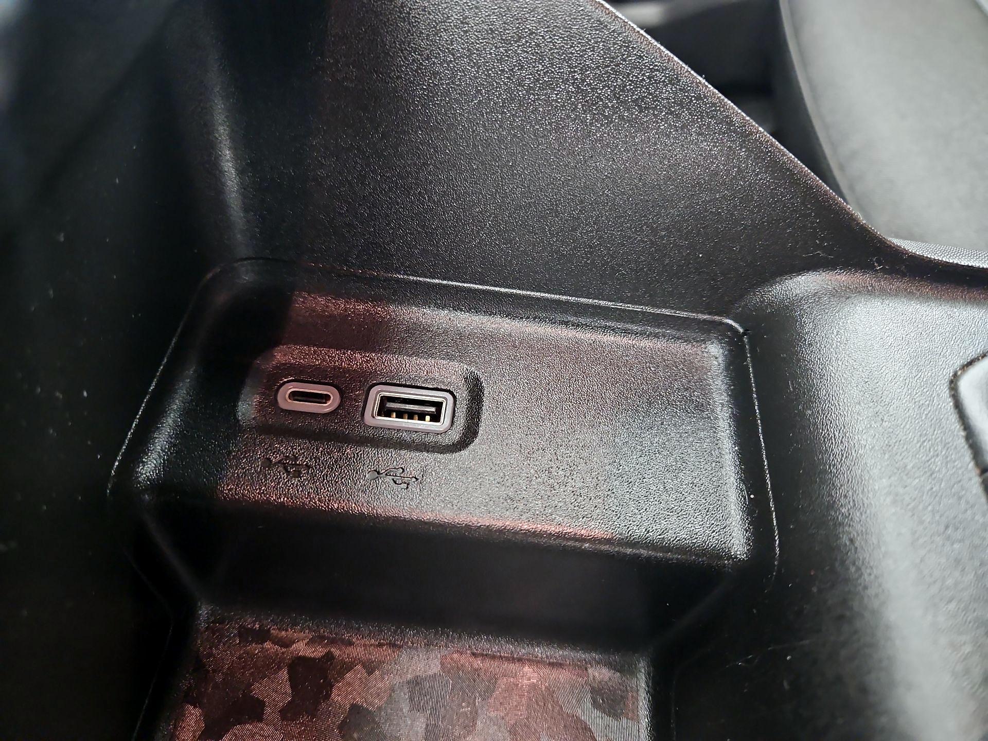 Thumbnail: 2023 Chevrolet Colorado - 18