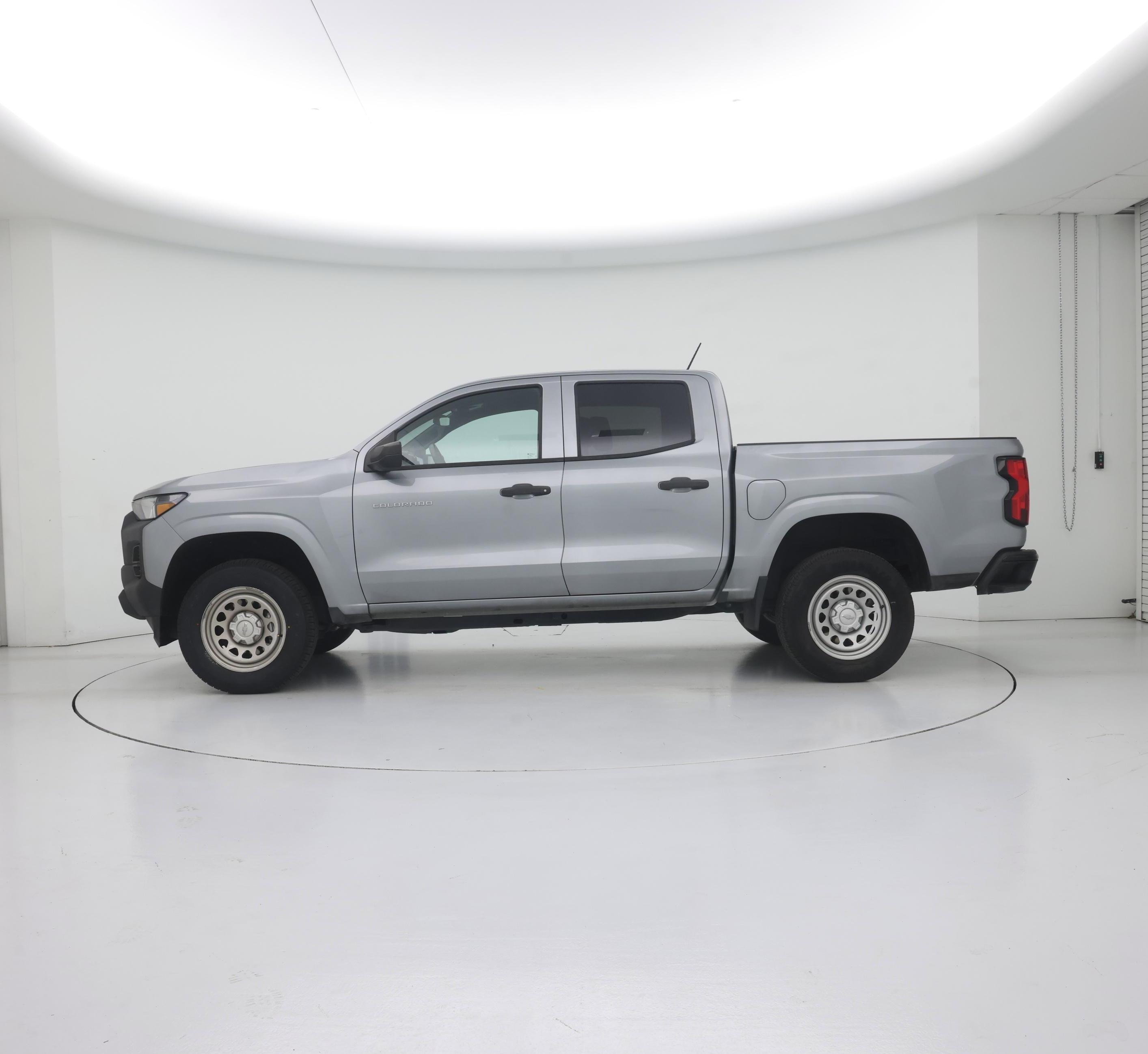 Thumbnail: 2023 Chevrolet Colorado - 3