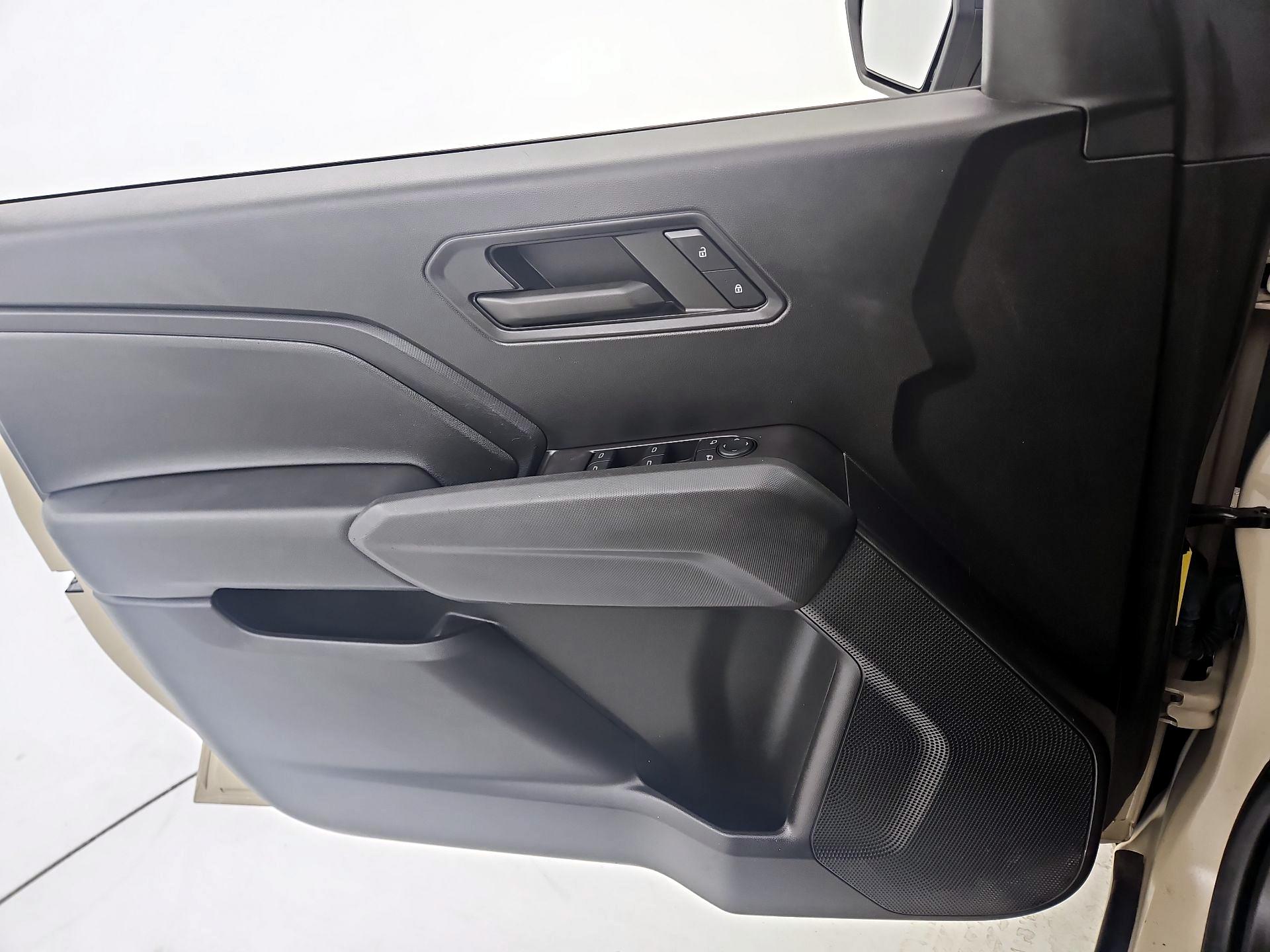 Thumbnail: 2023 Chevrolet Colorado - 12