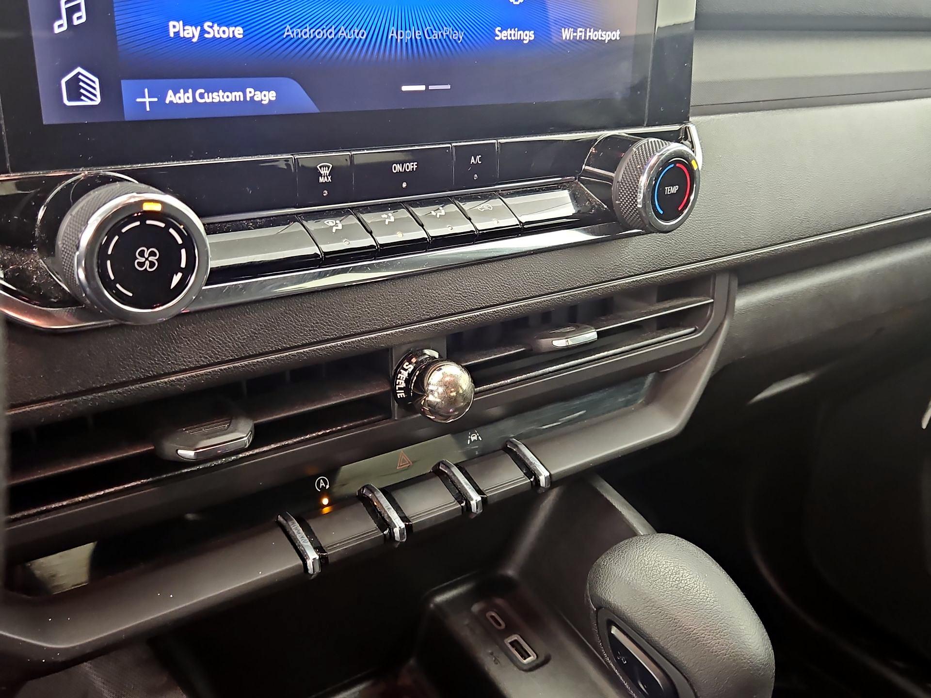 Thumbnail: 2023 Chevrolet Colorado - 16