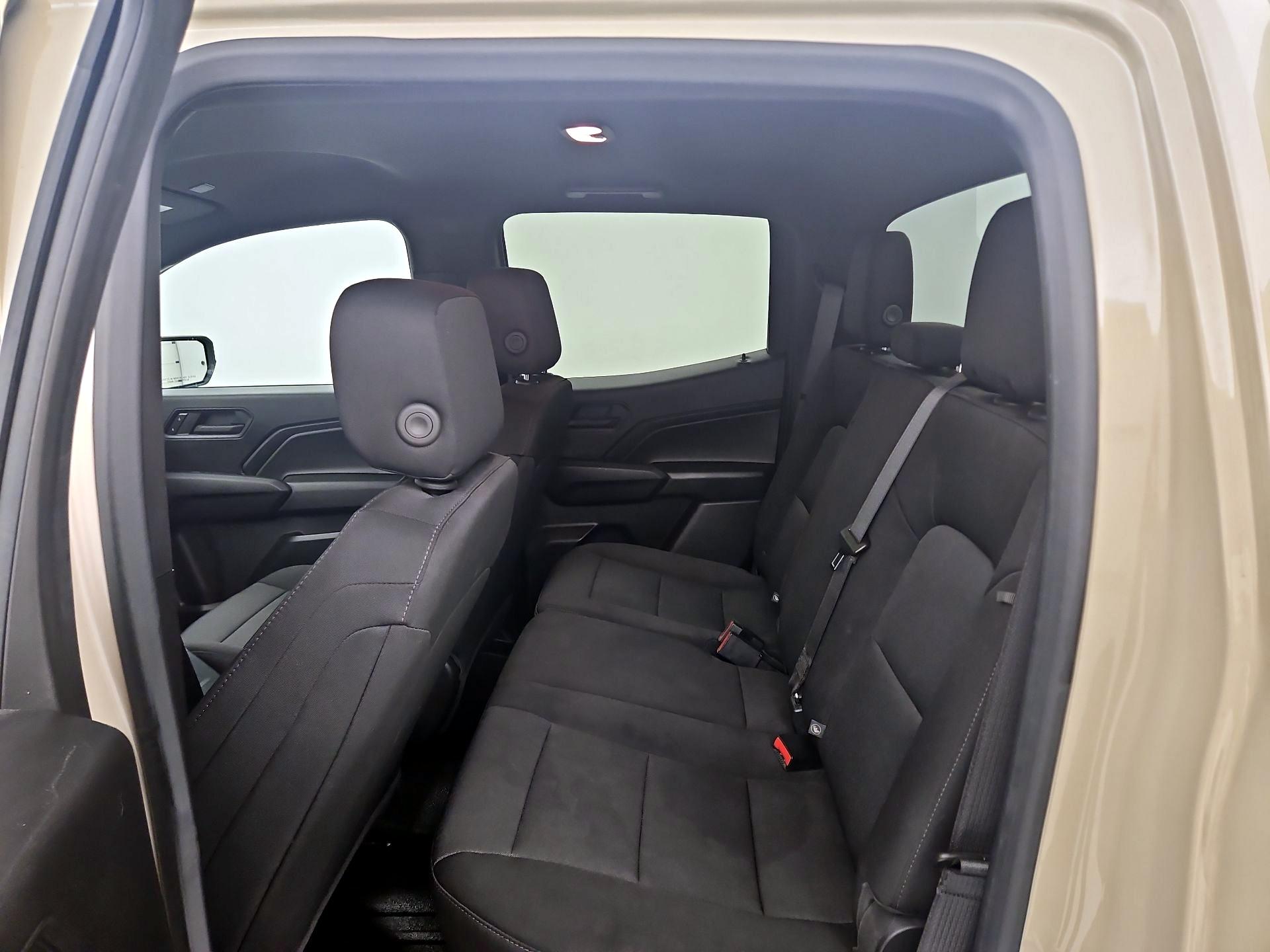 Thumbnail: 2023 Chevrolet Colorado - 19