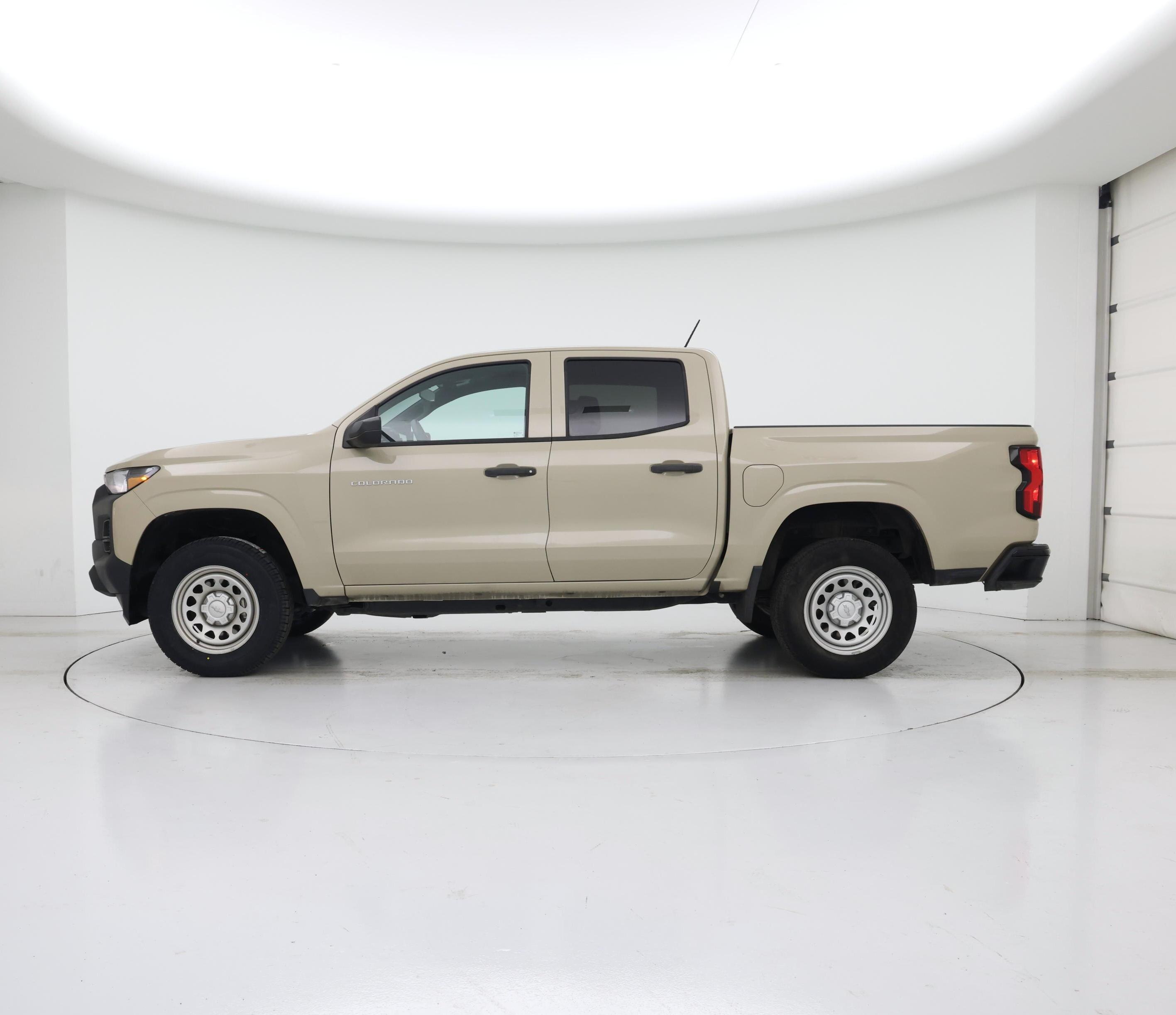 Thumbnail: 2023 Chevrolet Colorado - 3