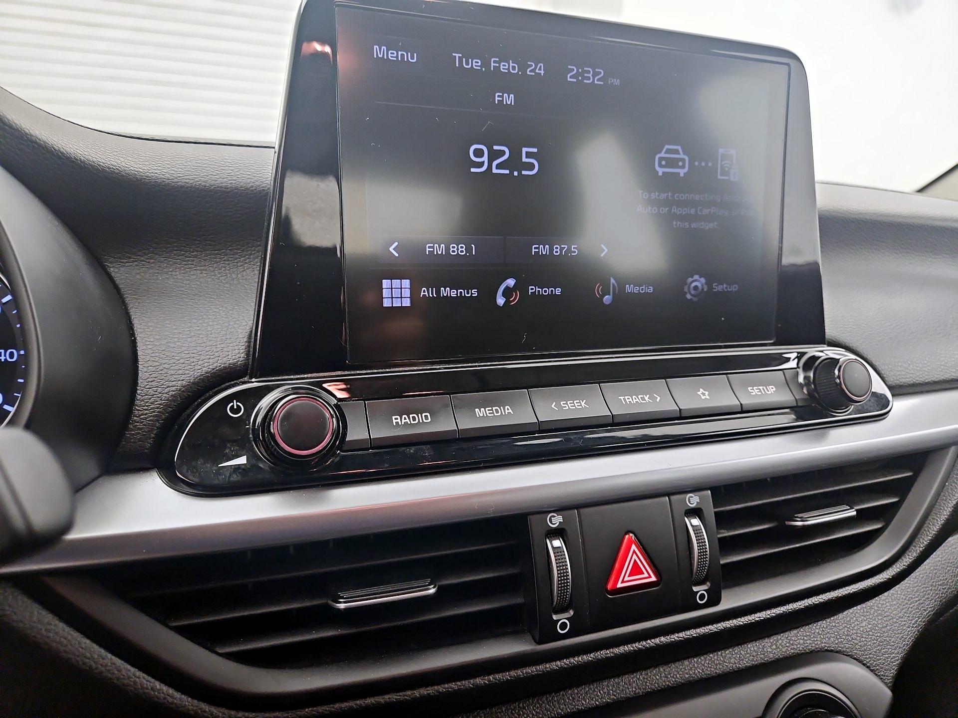 Thumbnail: 2023 Kia Forte - 15