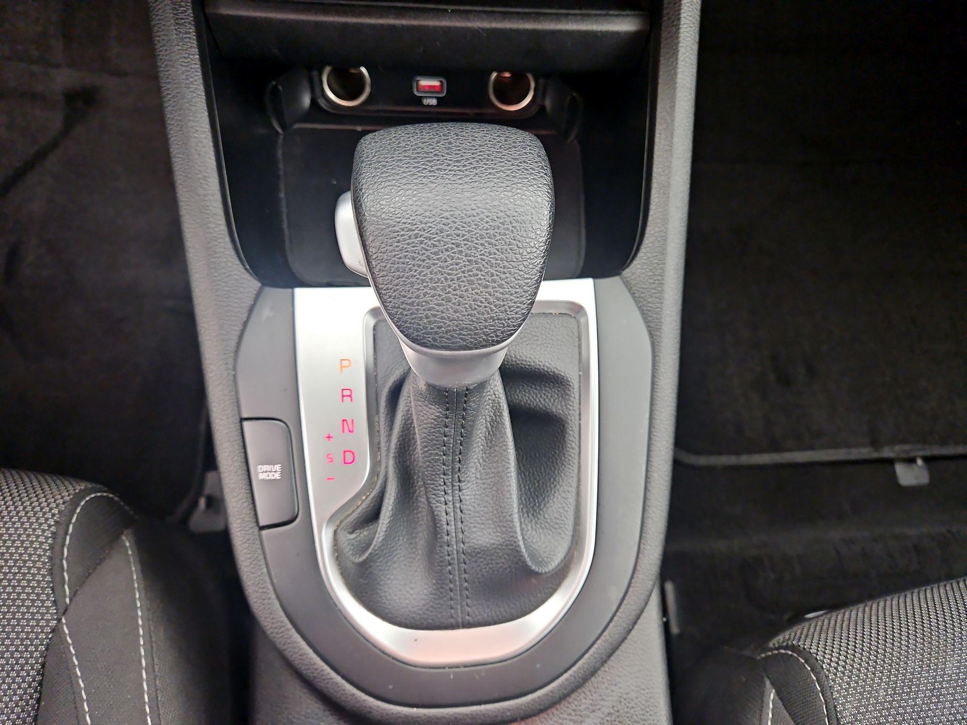 Thumbnail: 2023 Kia Forte - 17