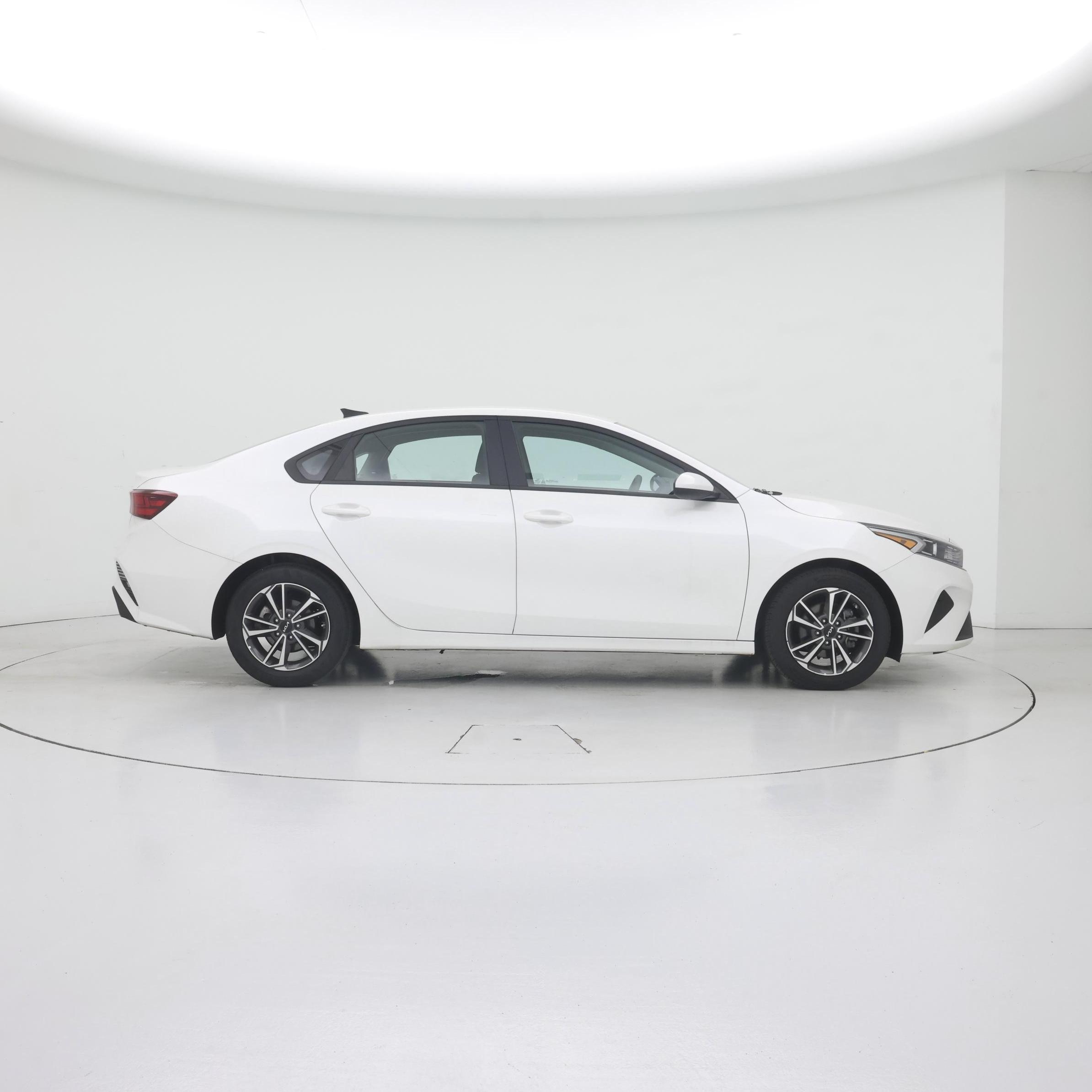 Thumbnail: 2023 Kia Forte - 7