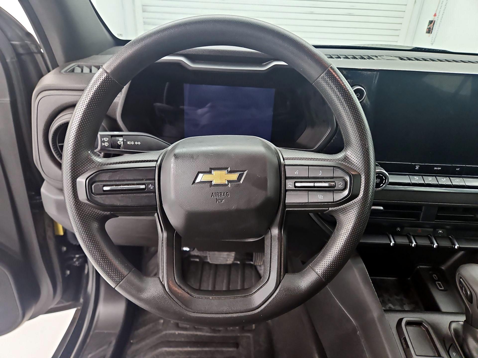 Thumbnail: 2023 Chevrolet Colorado - 10