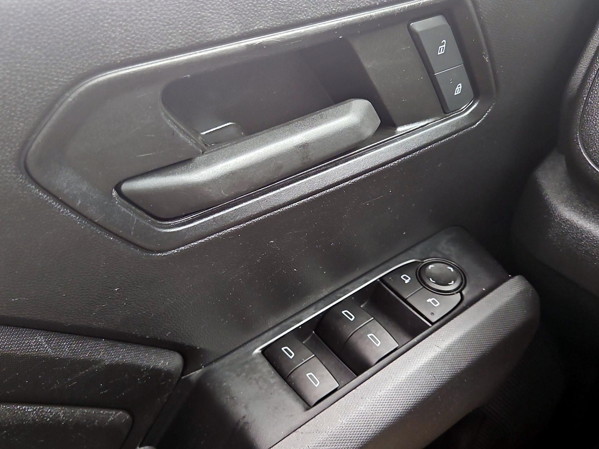 Thumbnail: 2023 Chevrolet Colorado - 12