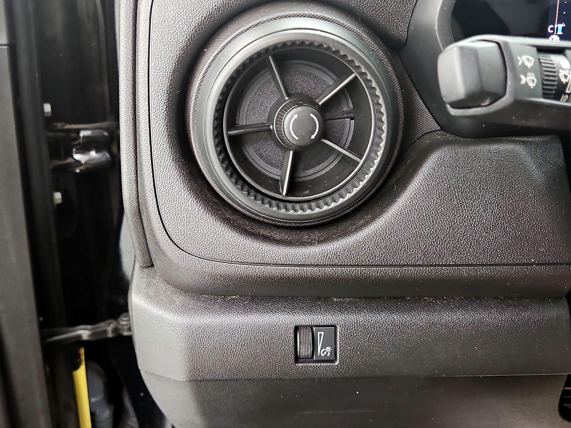 Thumbnail: 2023 Chevrolet Colorado - 13