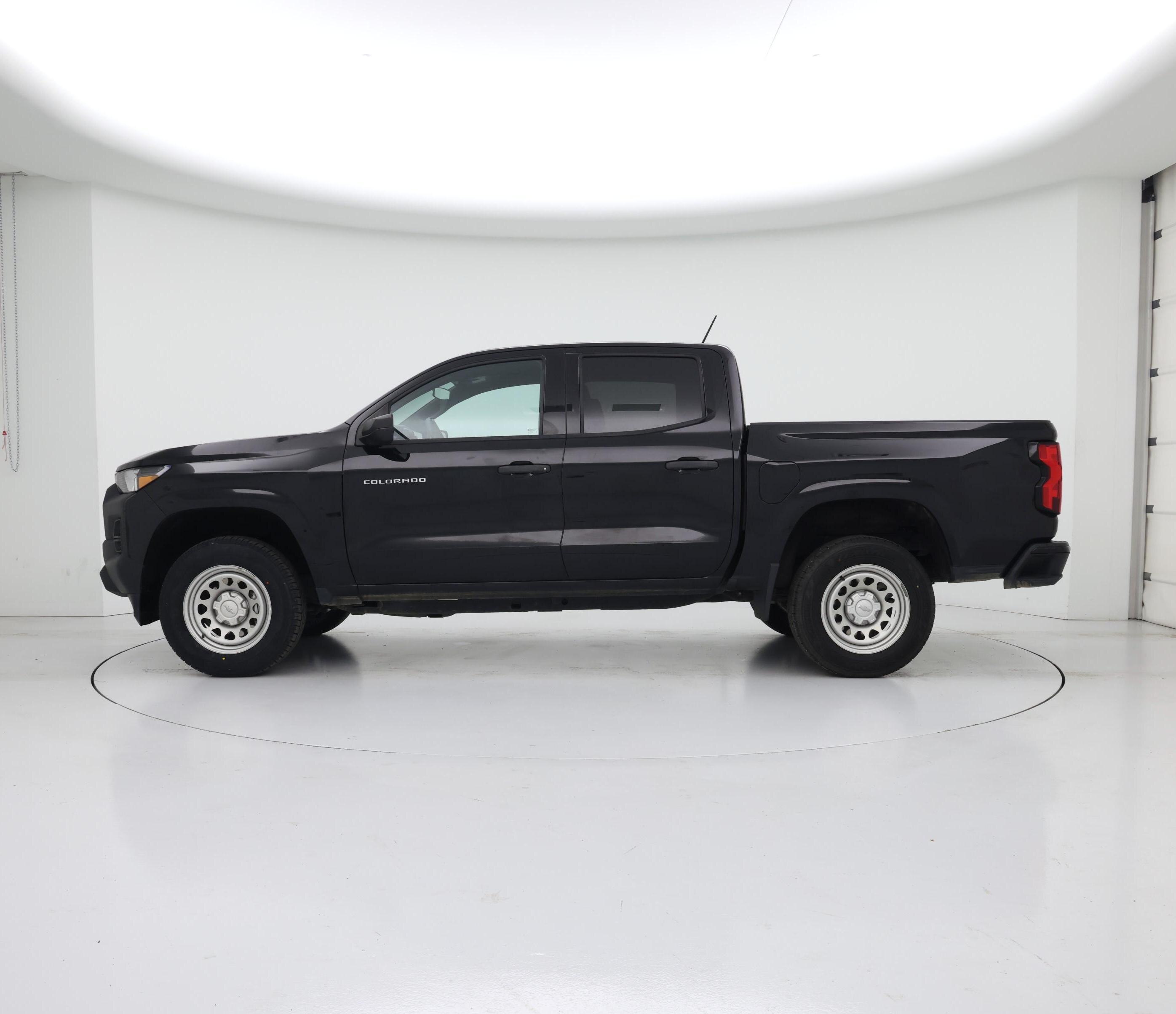 Thumbnail: 2023 Chevrolet Colorado - 3