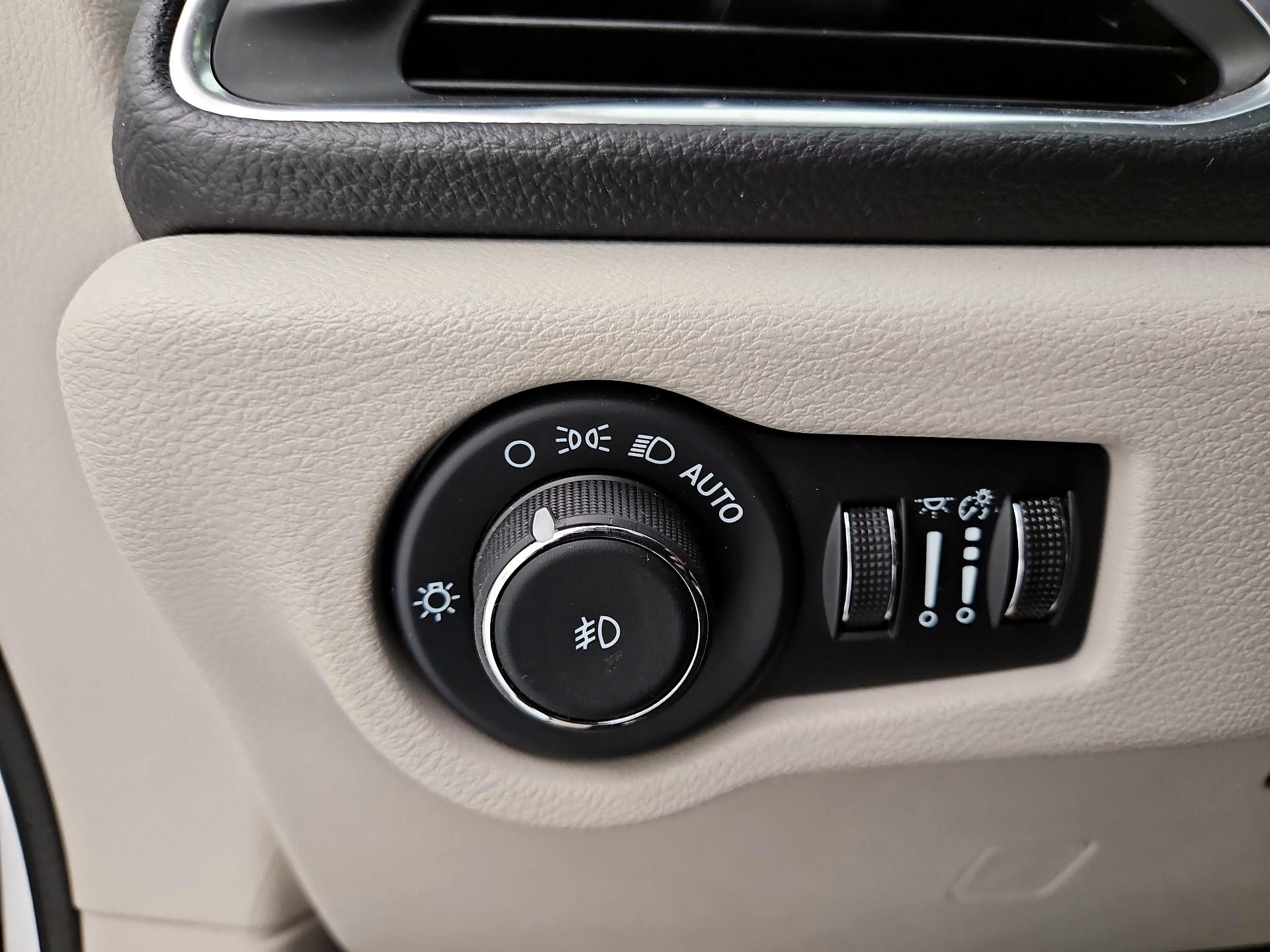 Thumbnail: 2024 Chrysler Pacifica - 13